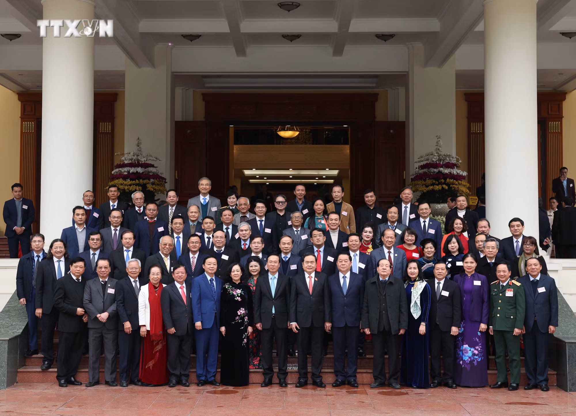 vna_potal_lanh_dao_dang_nha_nuoc_gap_mat_dai_bieu_tri_thuc_nha_khoa_hoc_van_nghe_si_nhan_dip_xuan_giap_thin_2024_7248586.jpg