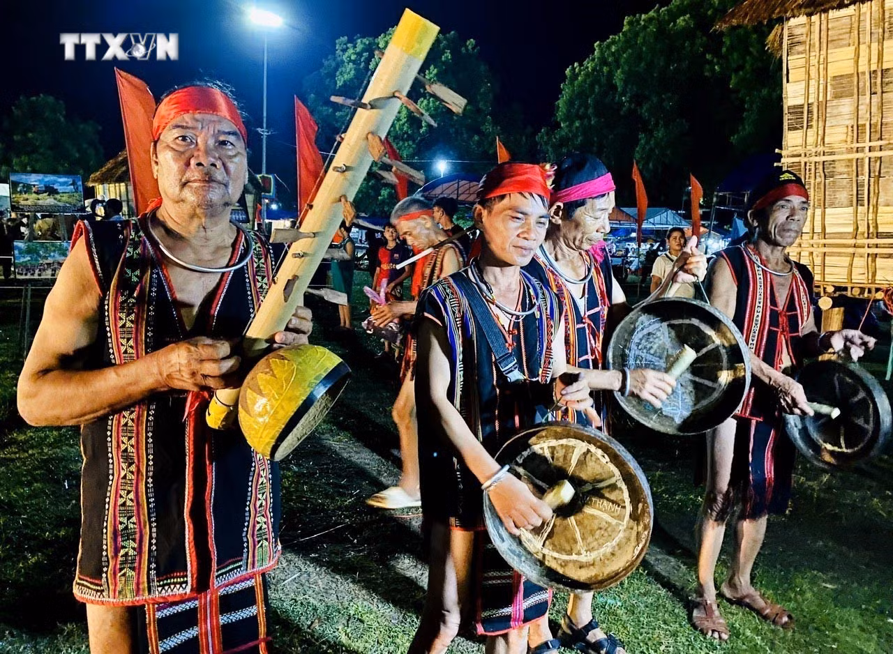 vna_potal_ngay_hoi_van_hoa-the_thao_cac_dan_toc_thieu_so_tinh_binh_dinh_lan_thu_17___7415202.jpg
