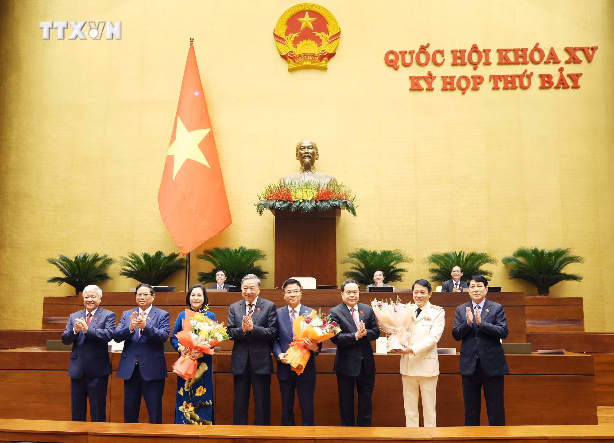 vna_potal_quoc_hoi_bau_phe_chuan_mot_so_chuc_danh_trong_quoc_hoi_va_chinh_phu__7416629 (1).jpg
