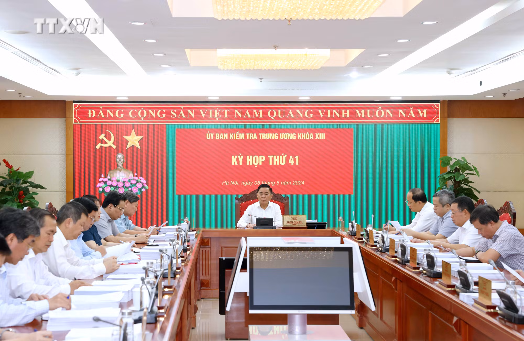 vna_potal_ky_hop_thu_41_uy_ban_kiem_tra_trung_uong_7366388.jpg