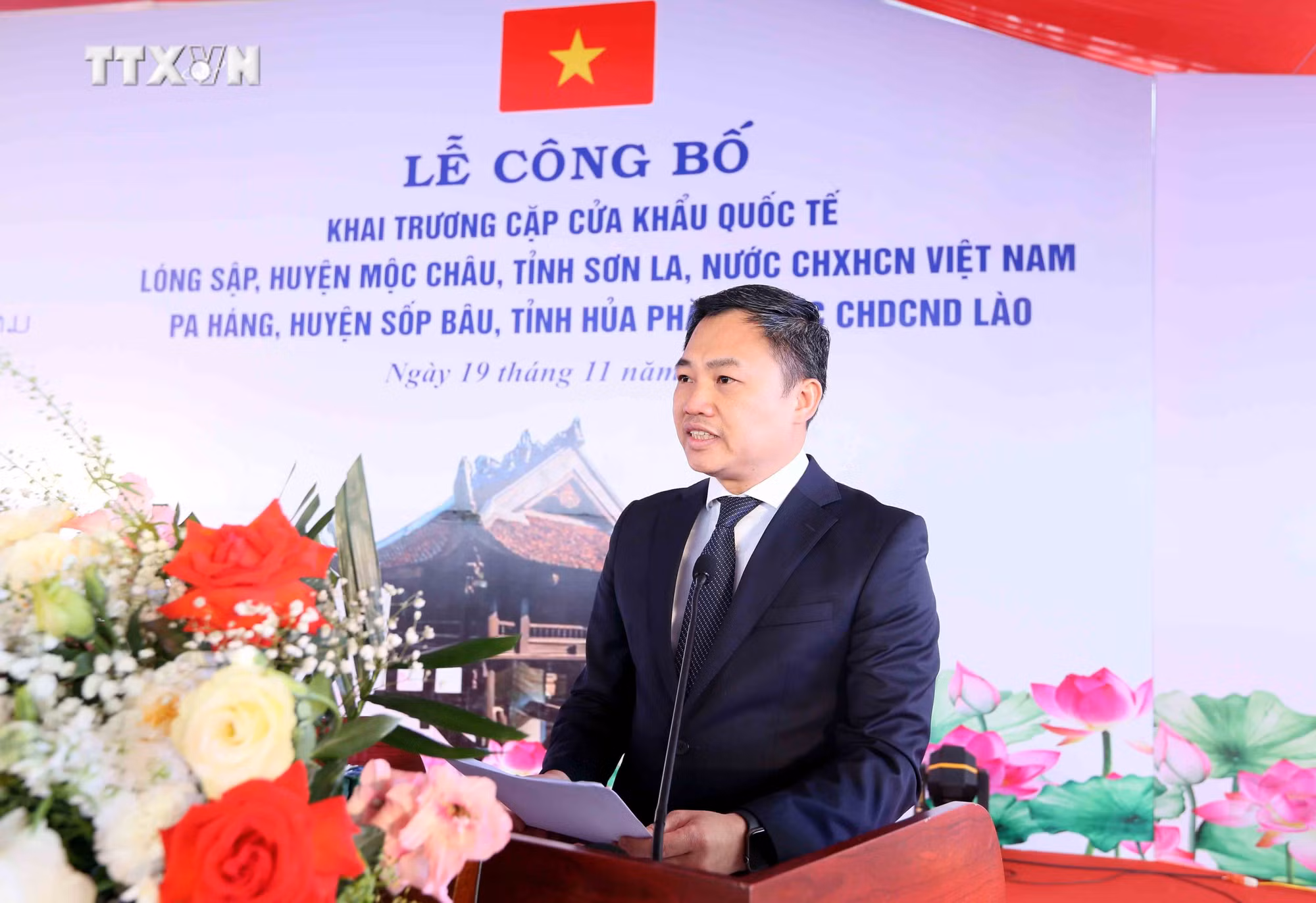 vna_potal_le_cong_bo_khai_truong_cap_cua_khau_quoc_te_long_sap_va_pa_hang_7710885.jpg
