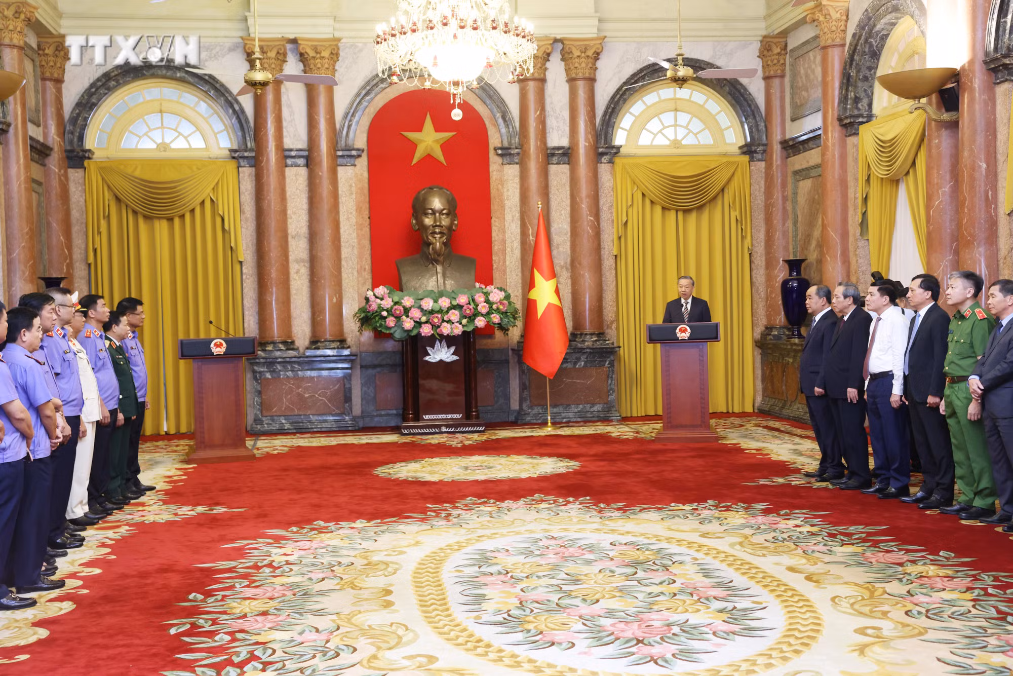 vna_potal_tong_bi_thu_chu_tich_nuoc_trao_quyet_dinh_bo_nhiem_pho_vien_truong_vien_ksnd_toi_cao_7598160.jpg