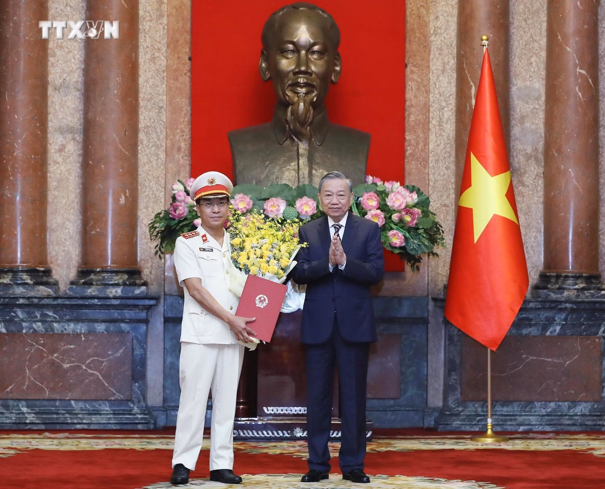 vna_potal_tong_bi_thu_chu_tich_nuoc_trao_quyet_dinh_bo_nhiem_pho_vien_truong_vien_ksnd_toi_cao_7598144.jpg