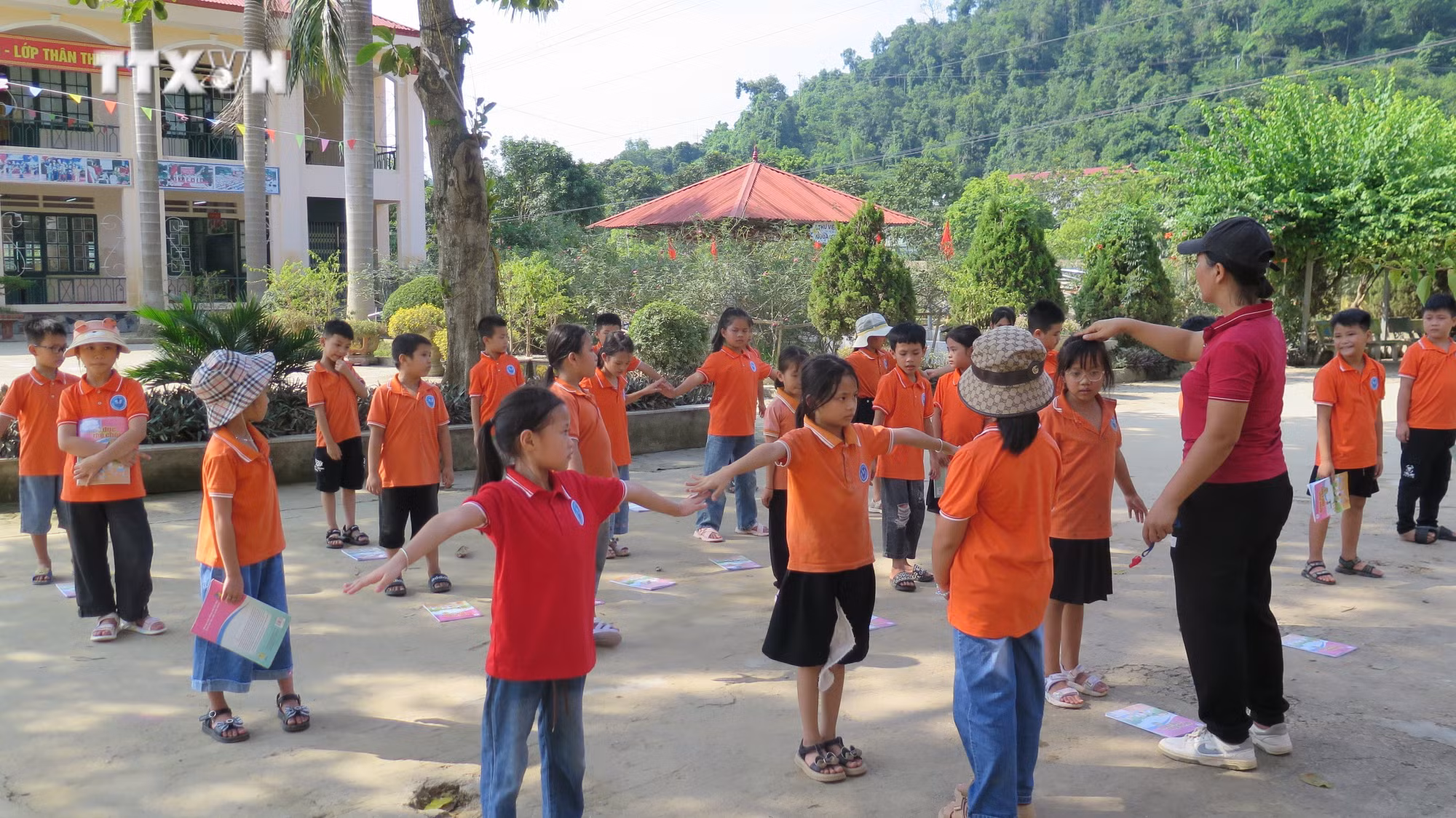 vna_potal_da_co_520_truong_tai_lao_cai_to_chuc_day_hoc_tro_lai_sau_lu__7599030.jpg