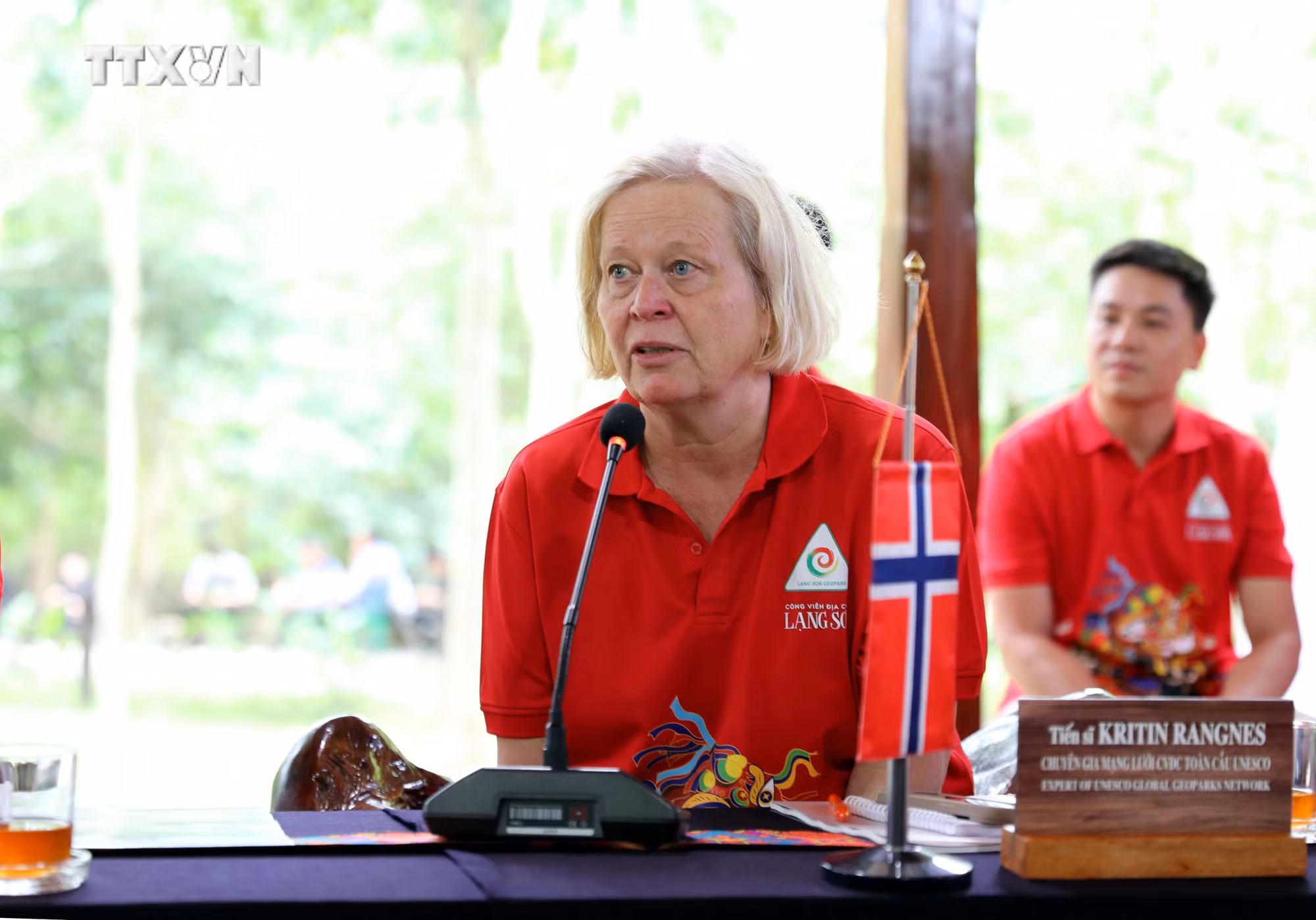 vna_potal_doan_chuyen_gia_unesco_tham_dinh_ho_so_cong_vien_dia_chat_lang_son_7468986.jpg