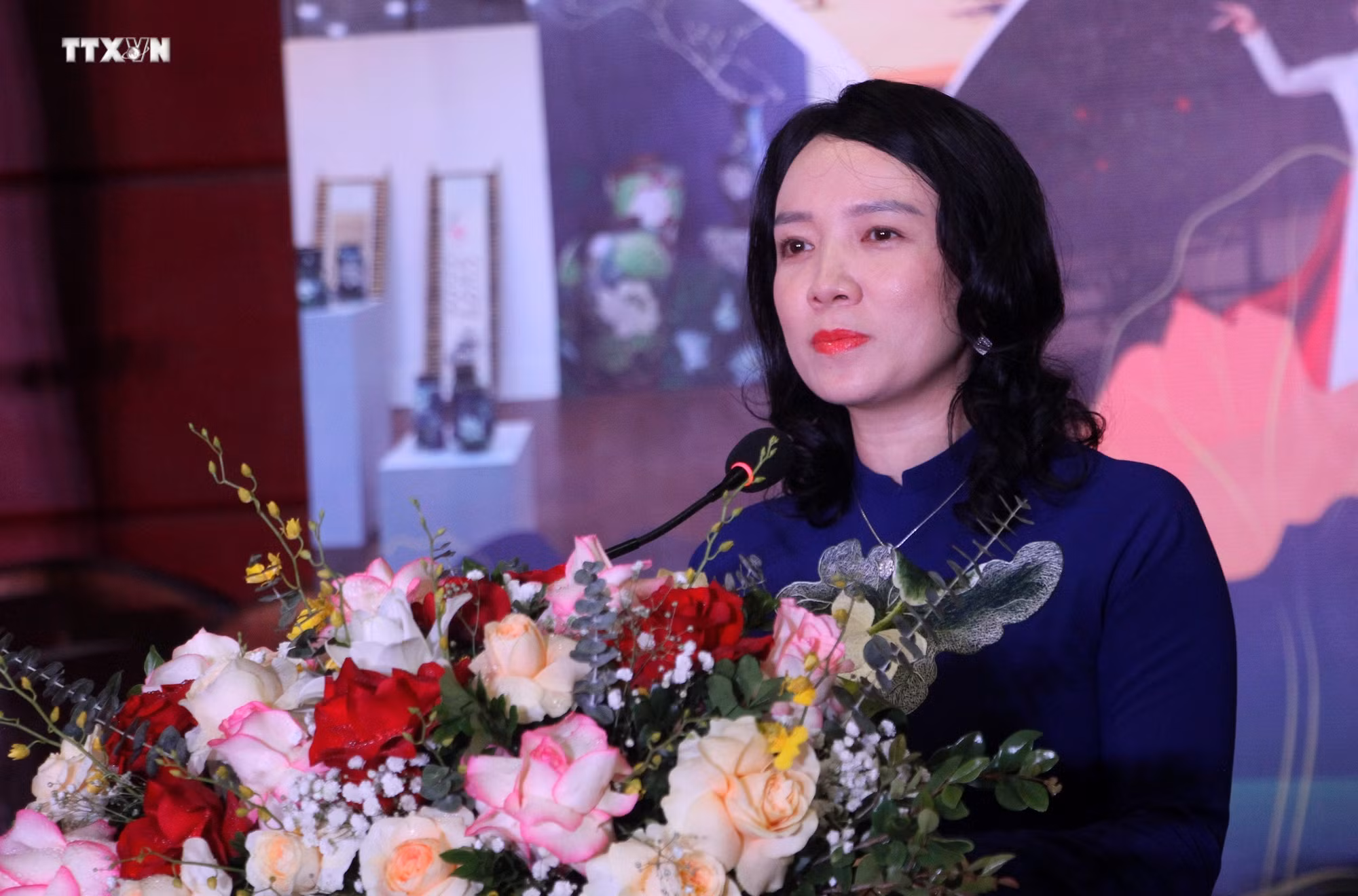 vna_potal_trung_bay_chuyen_de_“phu_tho_-_nghe_an_ket_noi_mien_di_san”_7717274.jpg