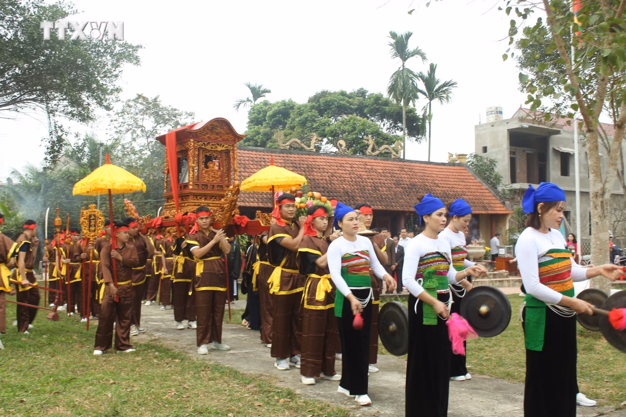 vna_potal_don_nhan_di_san_van_hoa_phi_vat_the_quoc_gia_le_hoi_muong_kho_7231722.jpg
