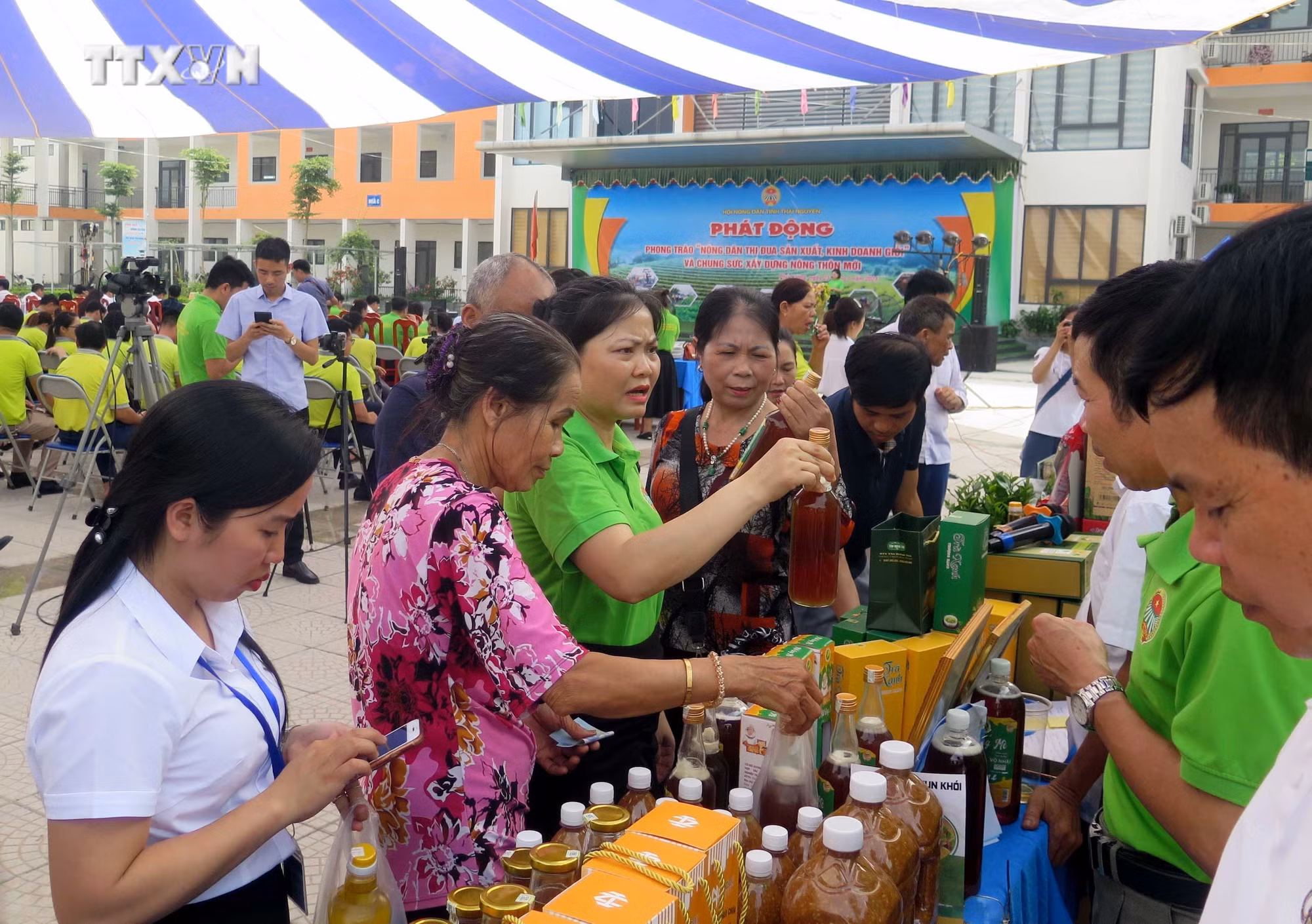 vna_potal_thai_nguyen_phat_dong_phong_trao_“nong_dan_thai_nguyen_thi_dua_san_xuat_kinh_doanh_gioi”_________________________________7391857.jpg