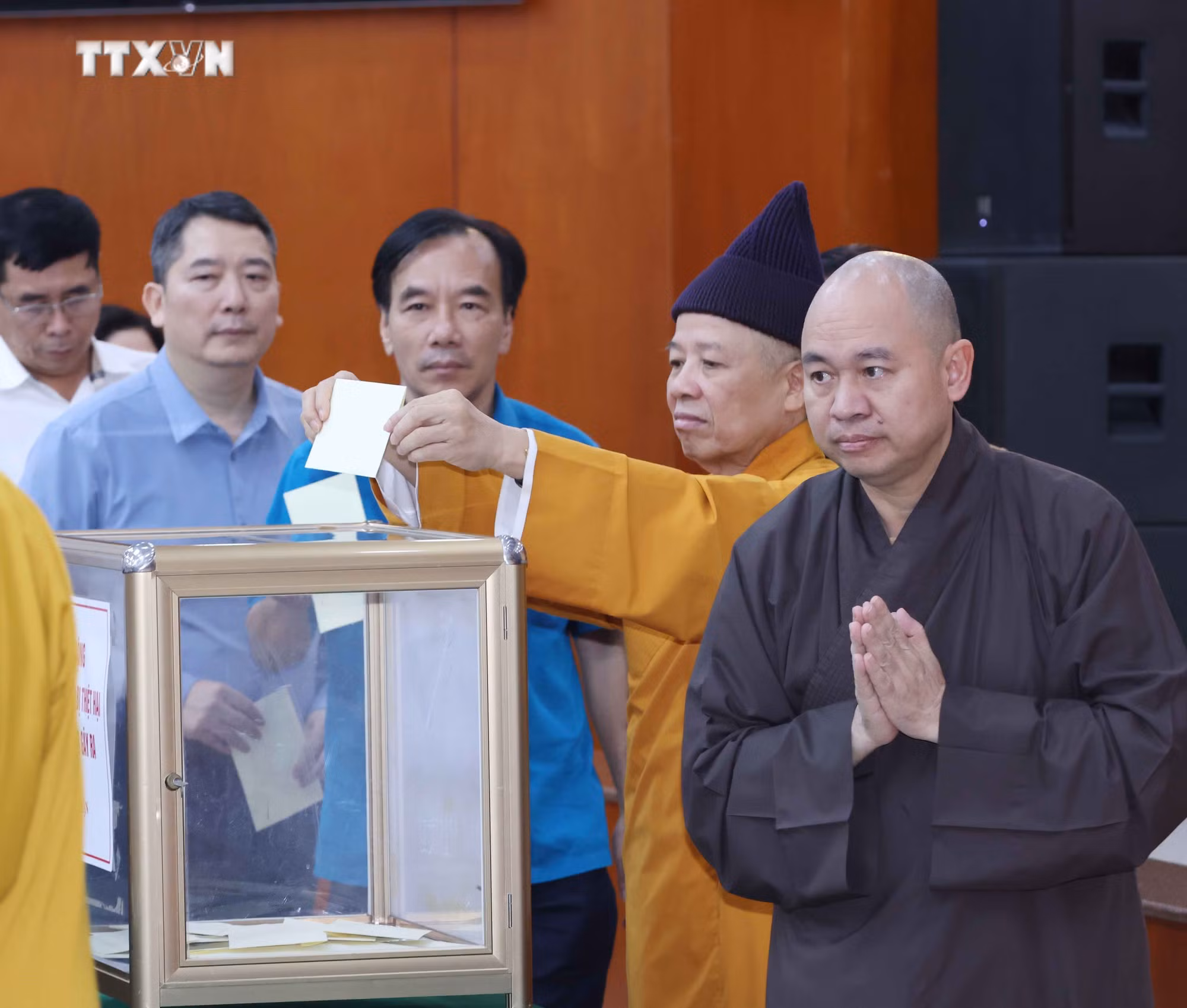 vna_potal_doan_chu_tich_uy_ban_trung_uong_mat_tran_to_quoc_viet_nam_to_chuc_le_phat_dong_ung_ho_dong_bao_bi_thiet_hai_do_con_bao_so_3_7586014.jpg