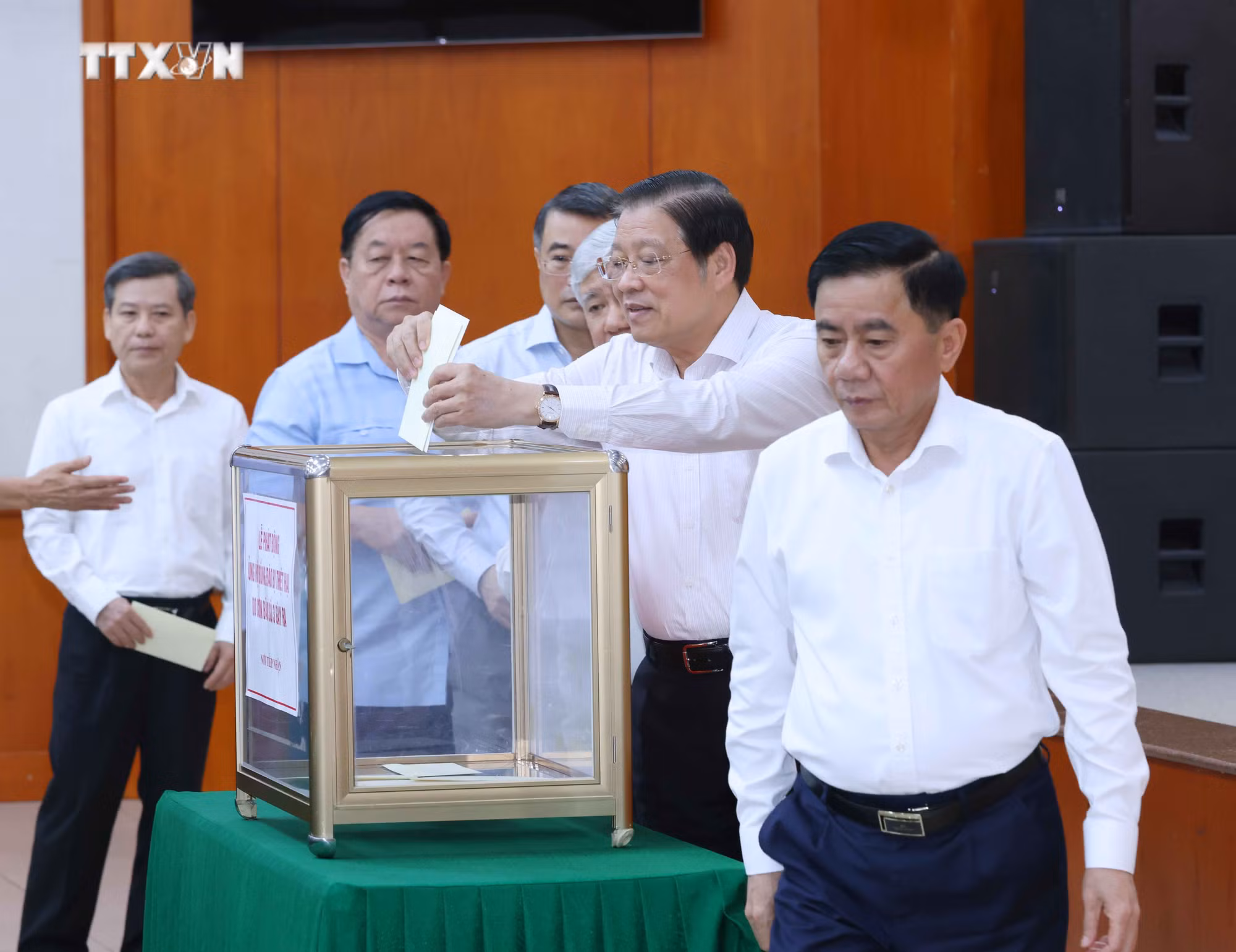 vna_potal_doan_chu_tich_uy_ban_trung_uong_mat_tran_to_quoc_viet_nam_to_chuc_le_phat_dong_ung_ho_dong_bao_bi_thiet_hai_do_con_bao_so_3_7585994.jpg