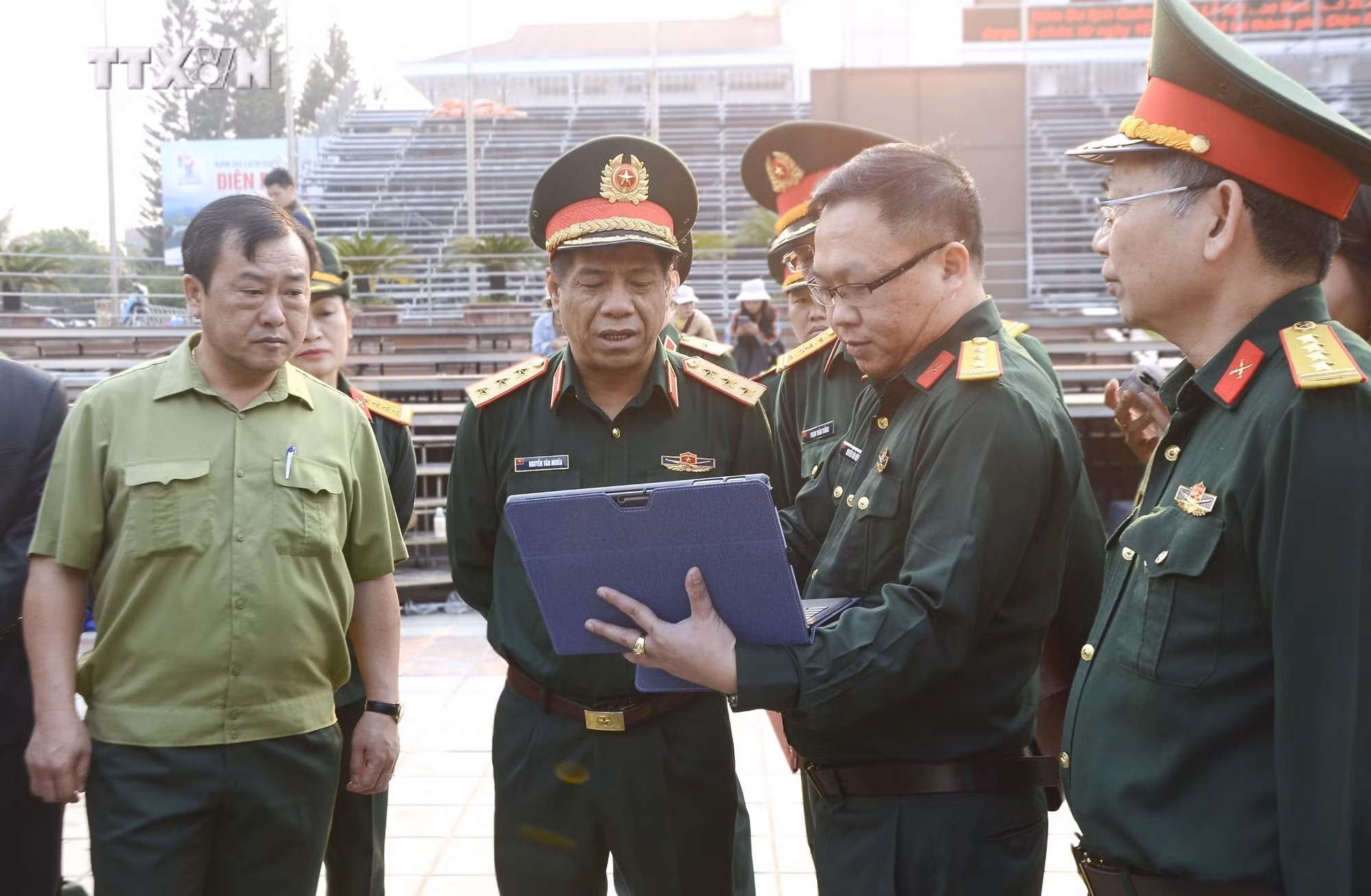 vna_potal_kiem_tra_cac_hoat_dong_ky_niem_70_nam_chien_thang_dien_bien_phu__7270872.jpg