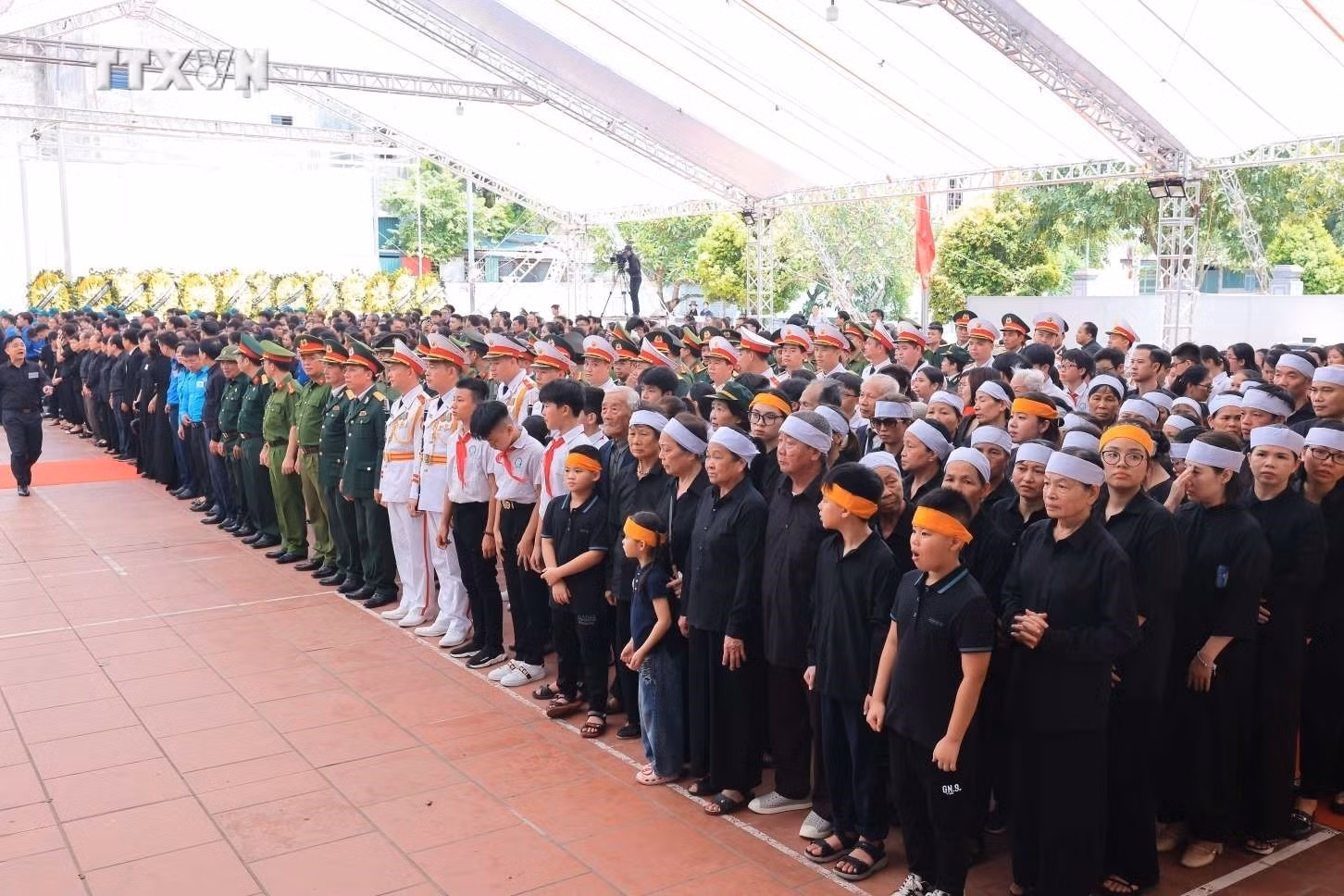 vna_potal_quoc_tang_tong_bi_thu_nguyen_phu_trong_le_truy_dieu_tai_xa_dong_hoi_huyen_dong_anh__7504806.jpg