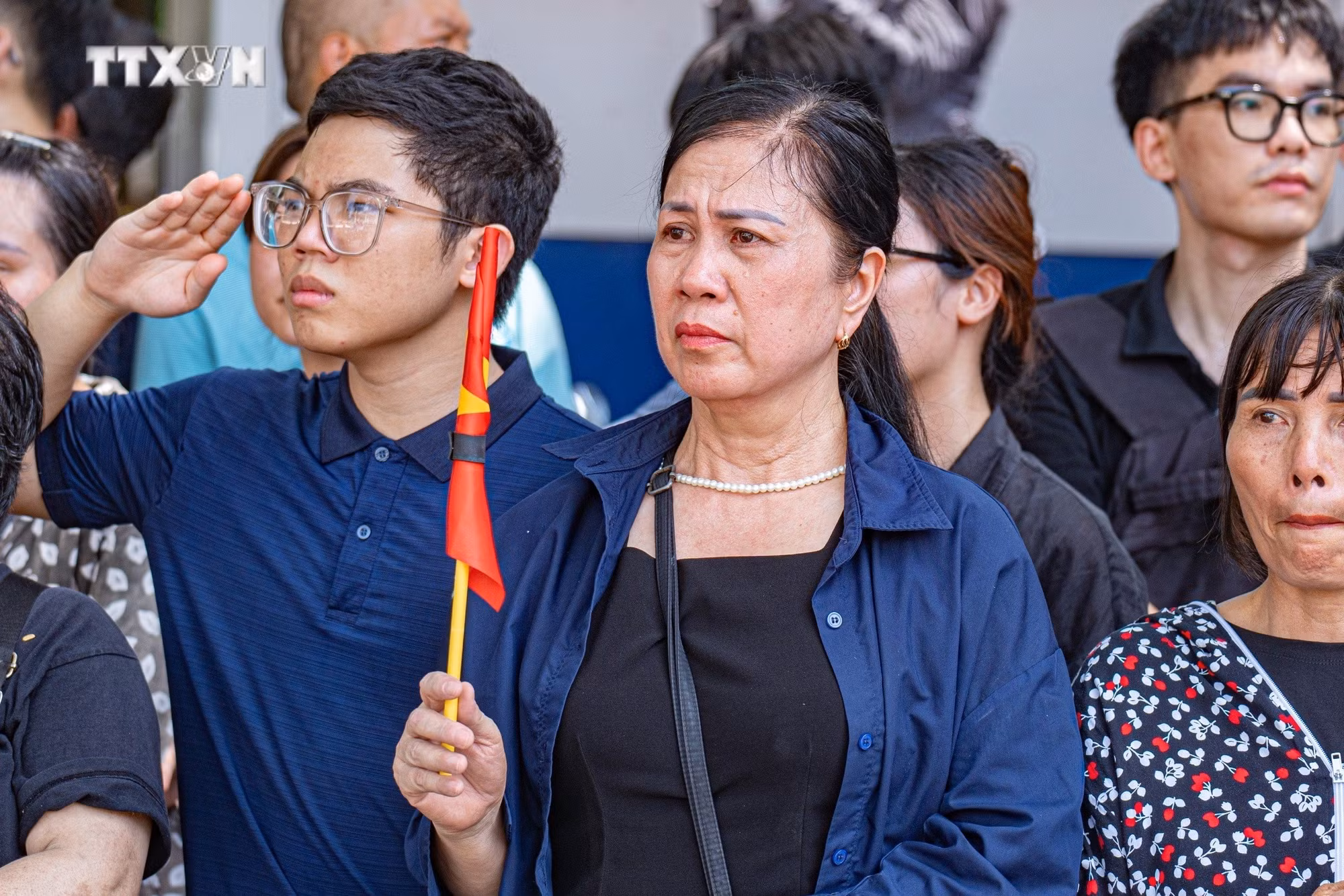 vna_potal_le_dua_tang_tong_bi_thu_nguyen_phu_trong_7505071.jpg