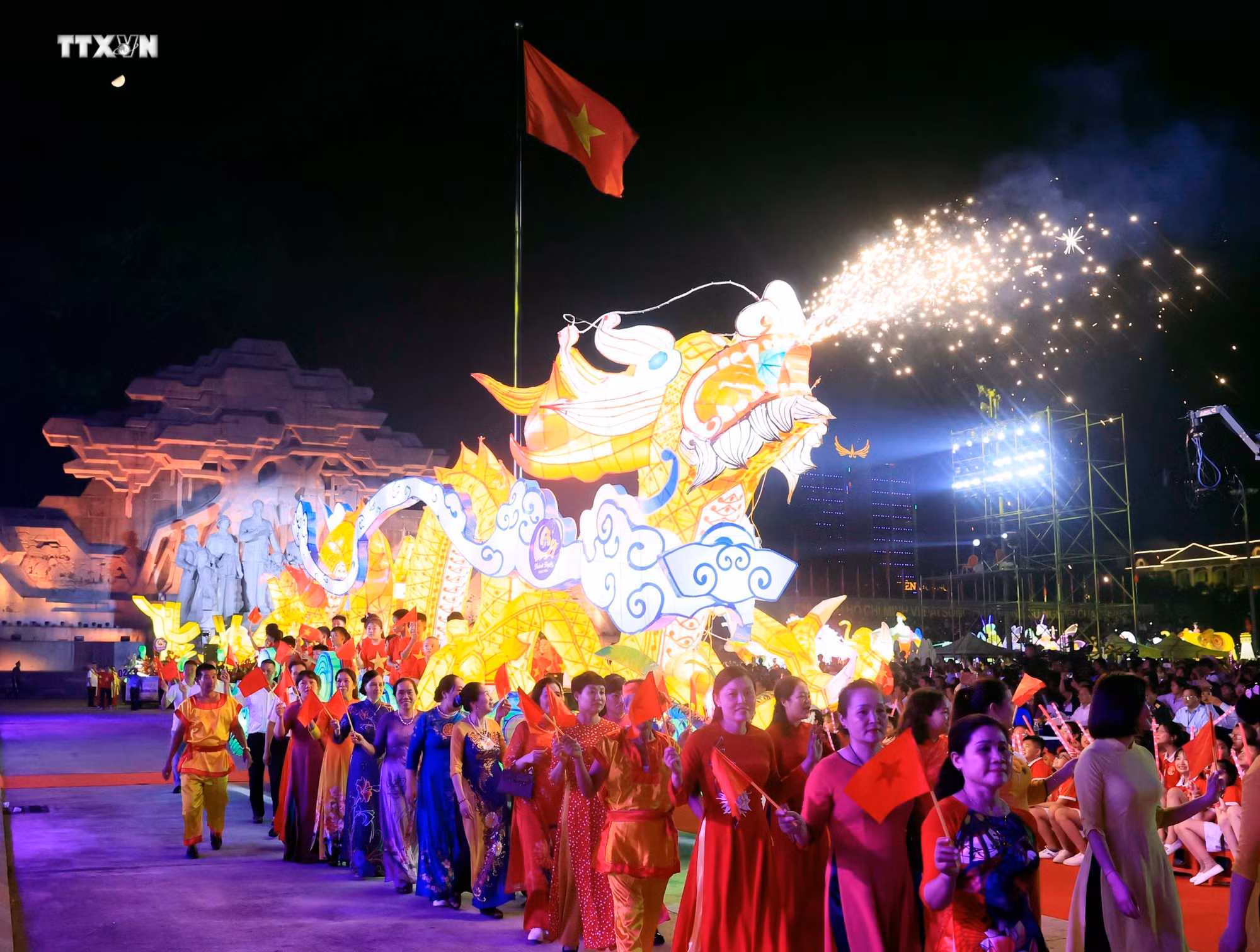 vna_potal_chuong_trinh_dem_hoi_thanh_tuyen_nam_2023_6996650.jpg