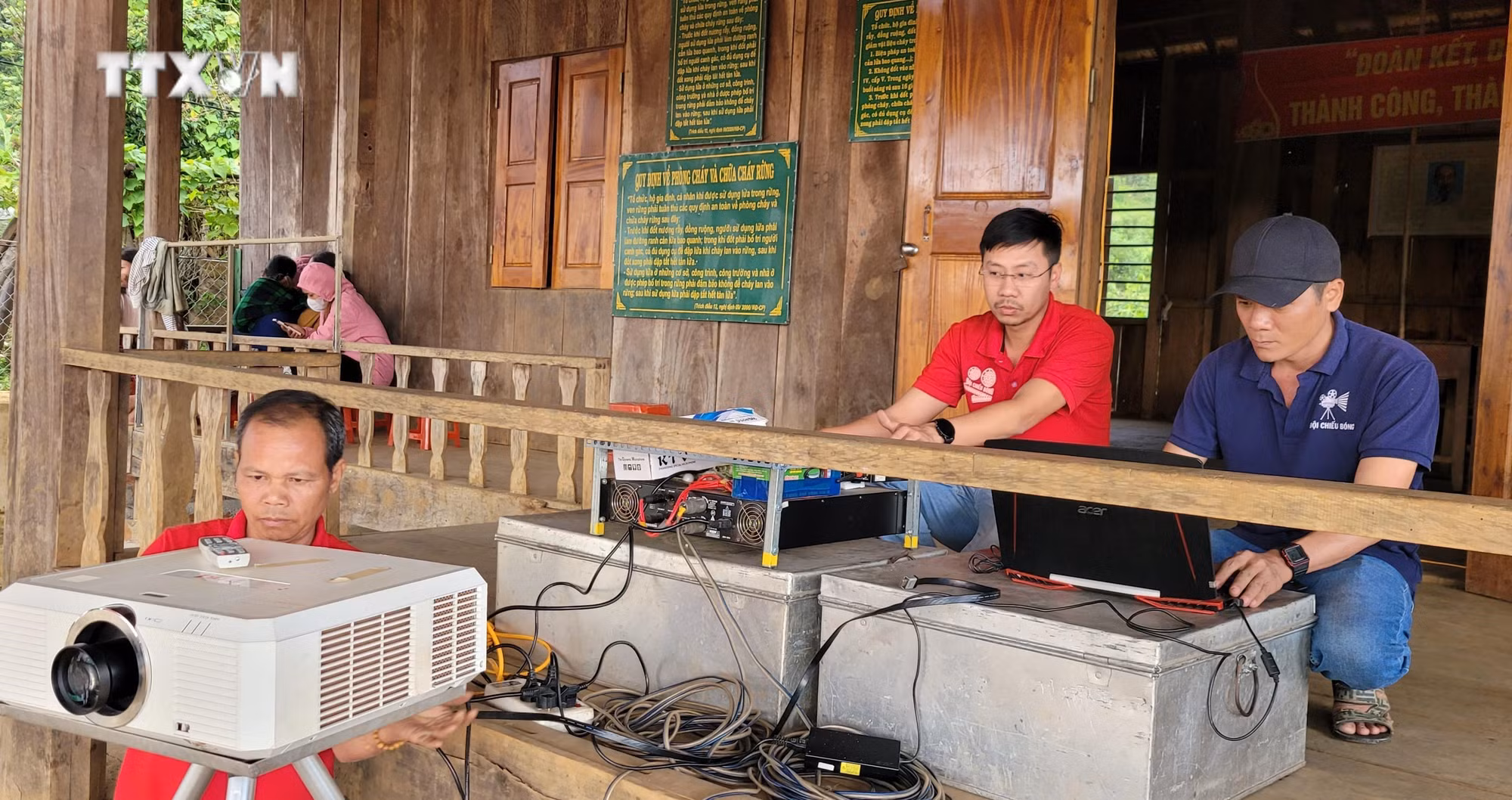 vna_potal_mang_van_hoa_tinh_than_den_voi_buon_lang_vung_sau_7223985.jpg