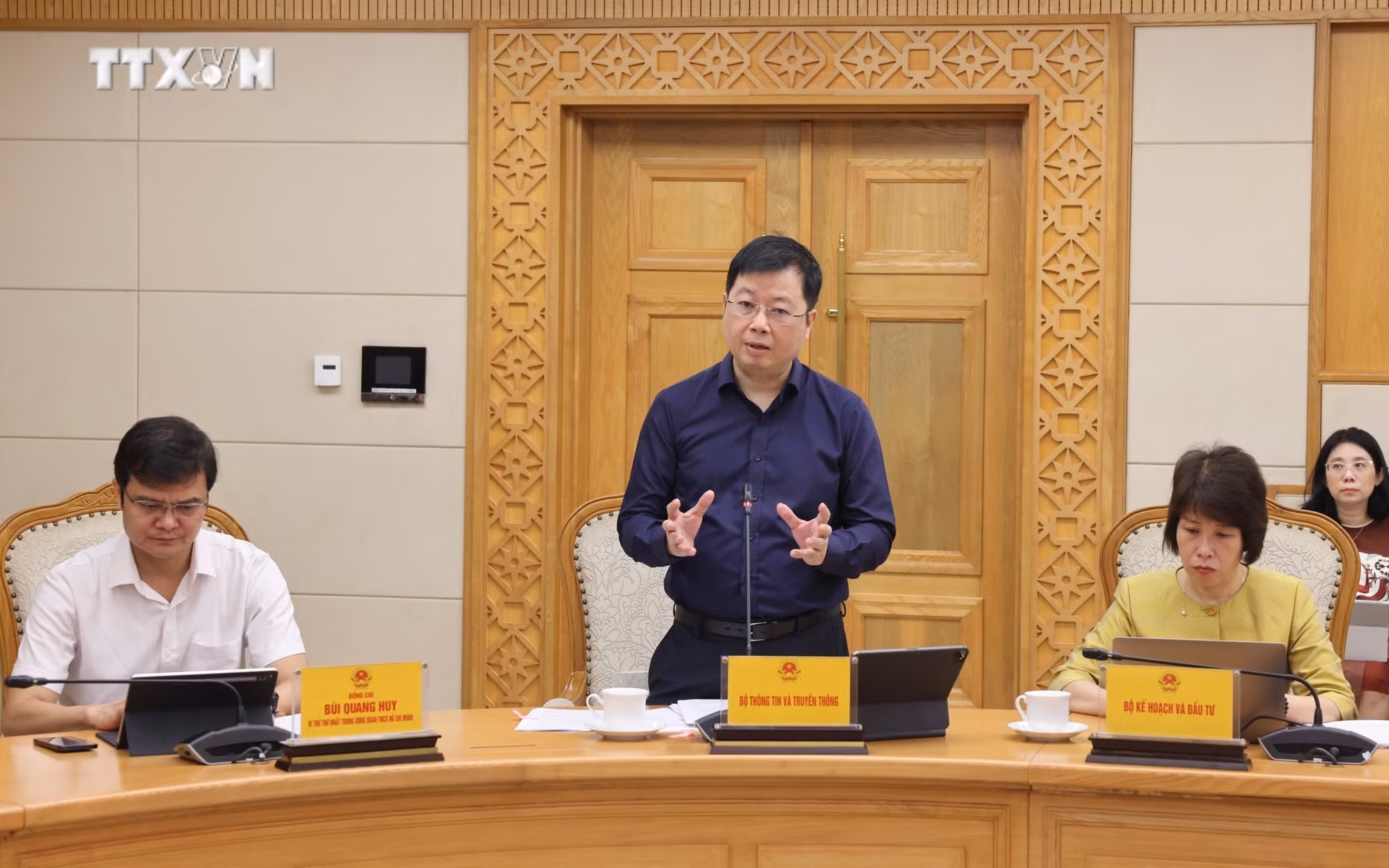 vna_potal_pho_thu_tuong_tran_luu_quang_hop_ve_quy_hoach_phat_trien_mang_luoi_co_so_bao_chi_xuat_ban_7437934.jpeg