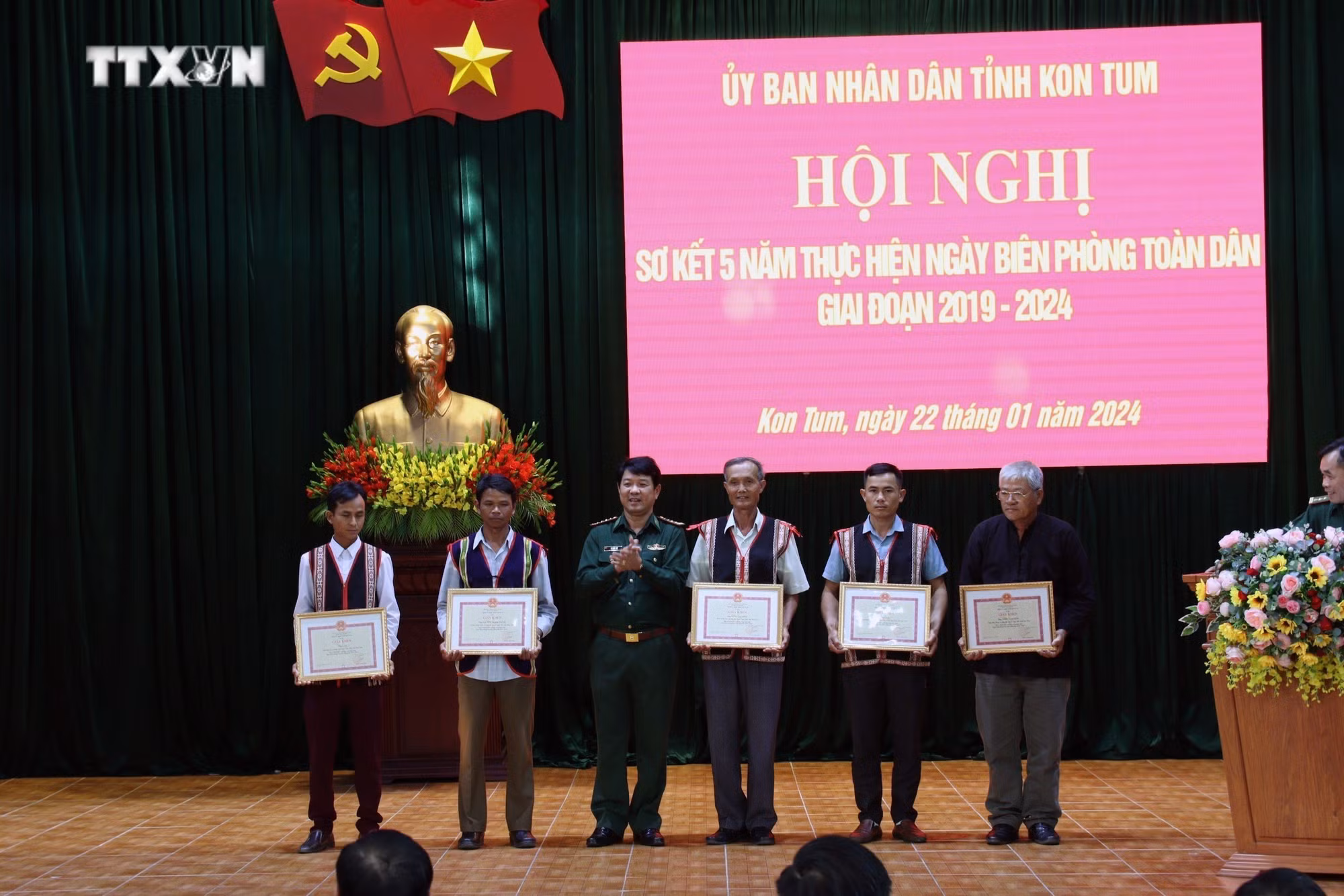 vna_potal_kon_tum_to_chuc_hoi_nghi_so_ket_5_nam_thuc_hien_ngay_hoi_bien_phong_toan_dan_7192436.jpg