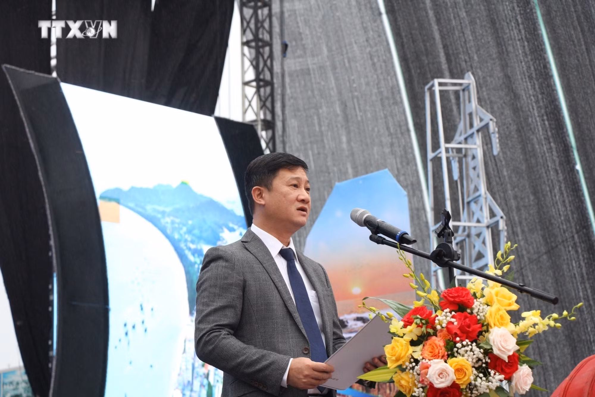 vna_potal_le_hoi_dua_thuyen_cac_huyen_dao_trong_ca_nuoc_7283792.jpg