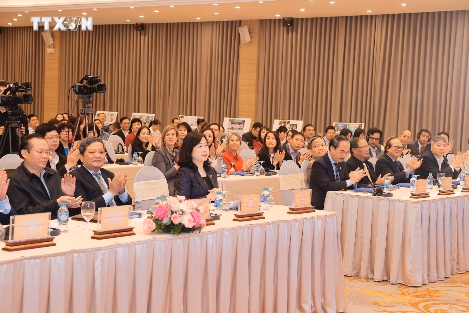 vna_potal_le_ky_niem_ngay_the_gioi_phong_chong_lao_nam_2024_7283497.jpeg
