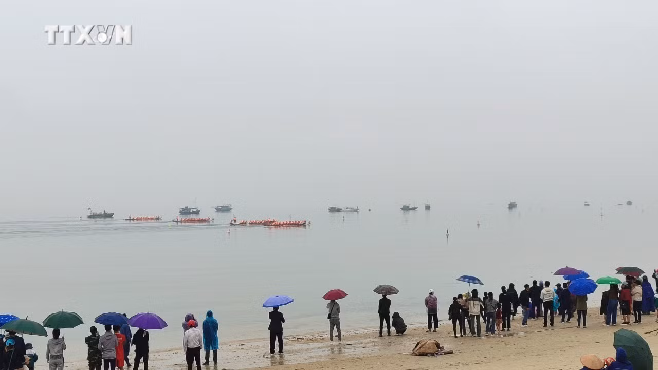 vna_potal_lan_dau_tien_to_chuc_le_hoi_dua_thuyen_cac_huyen_dao_trong_ca_nuoc_7283786.jpg