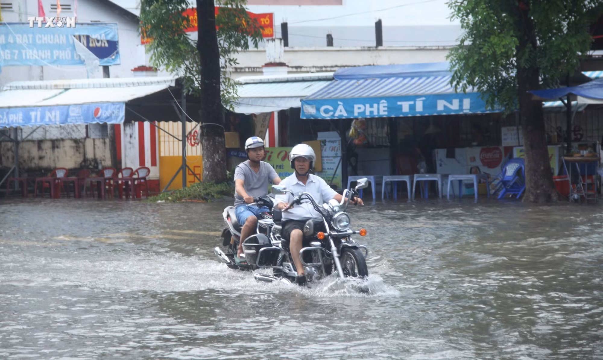 vna_potal_san_xuat_va_sinh_hoat_cua_nguoi_dan_bac_lieu_bi_anh_huong_sau_tran_mua_lich_su_7686633.jpg