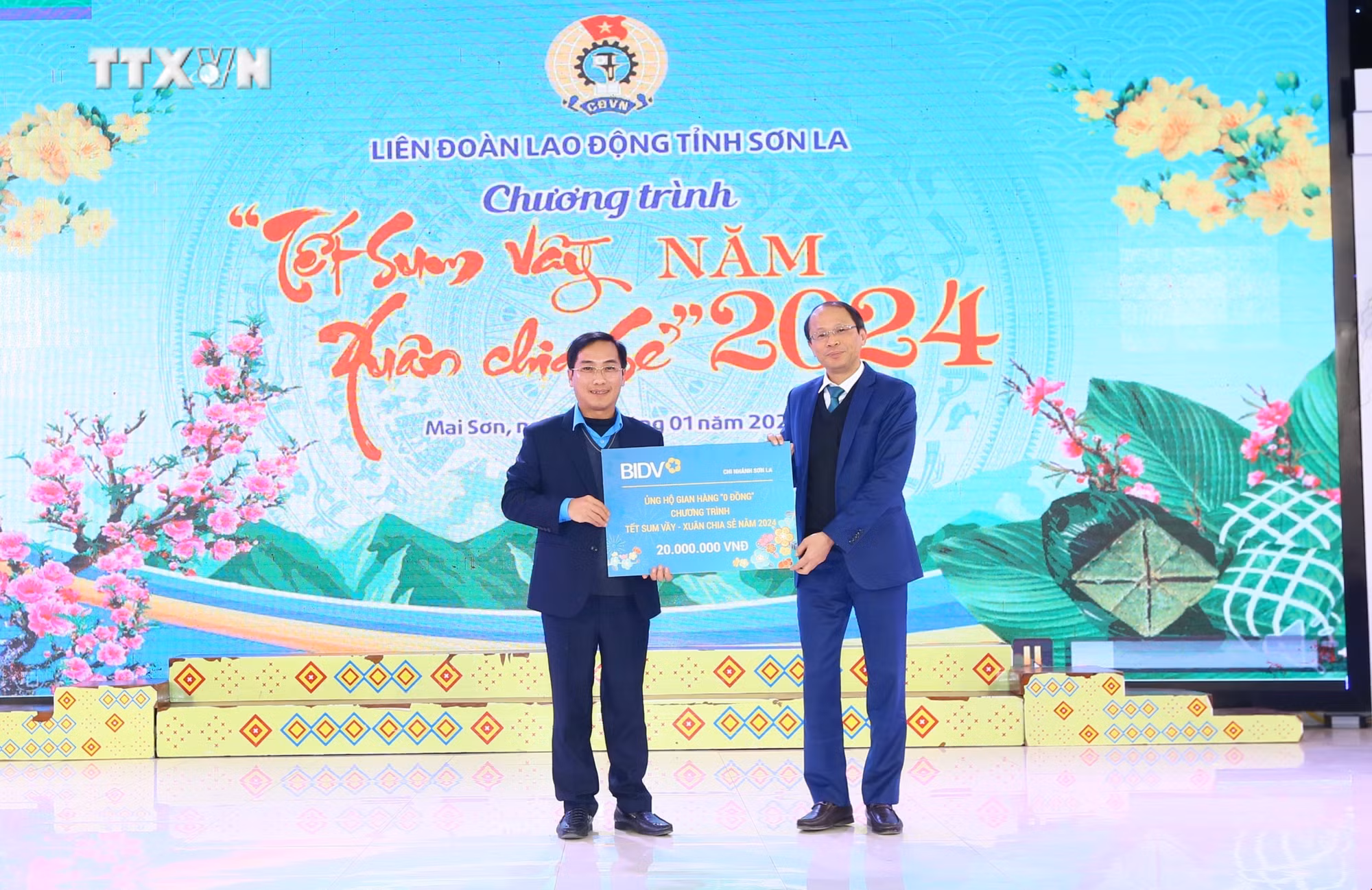 vna_potal_chuong_trinh_tet_sum_vay_-_xuan_chia_se_nam_2024_tai_son_la_7202662.jpg