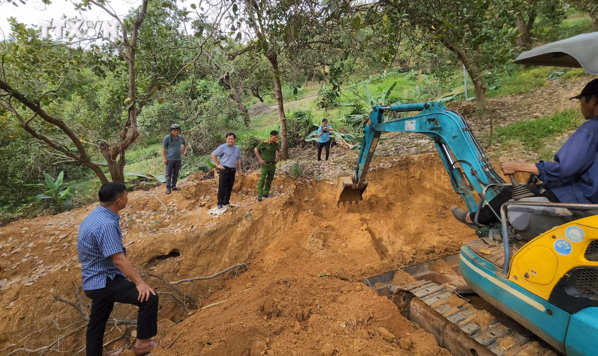 vna_potal_xu_ly_hanh_vi_khai_thac_vang_trai_phep_o_phu_rieng_binh_phuoc_7726025.jpg