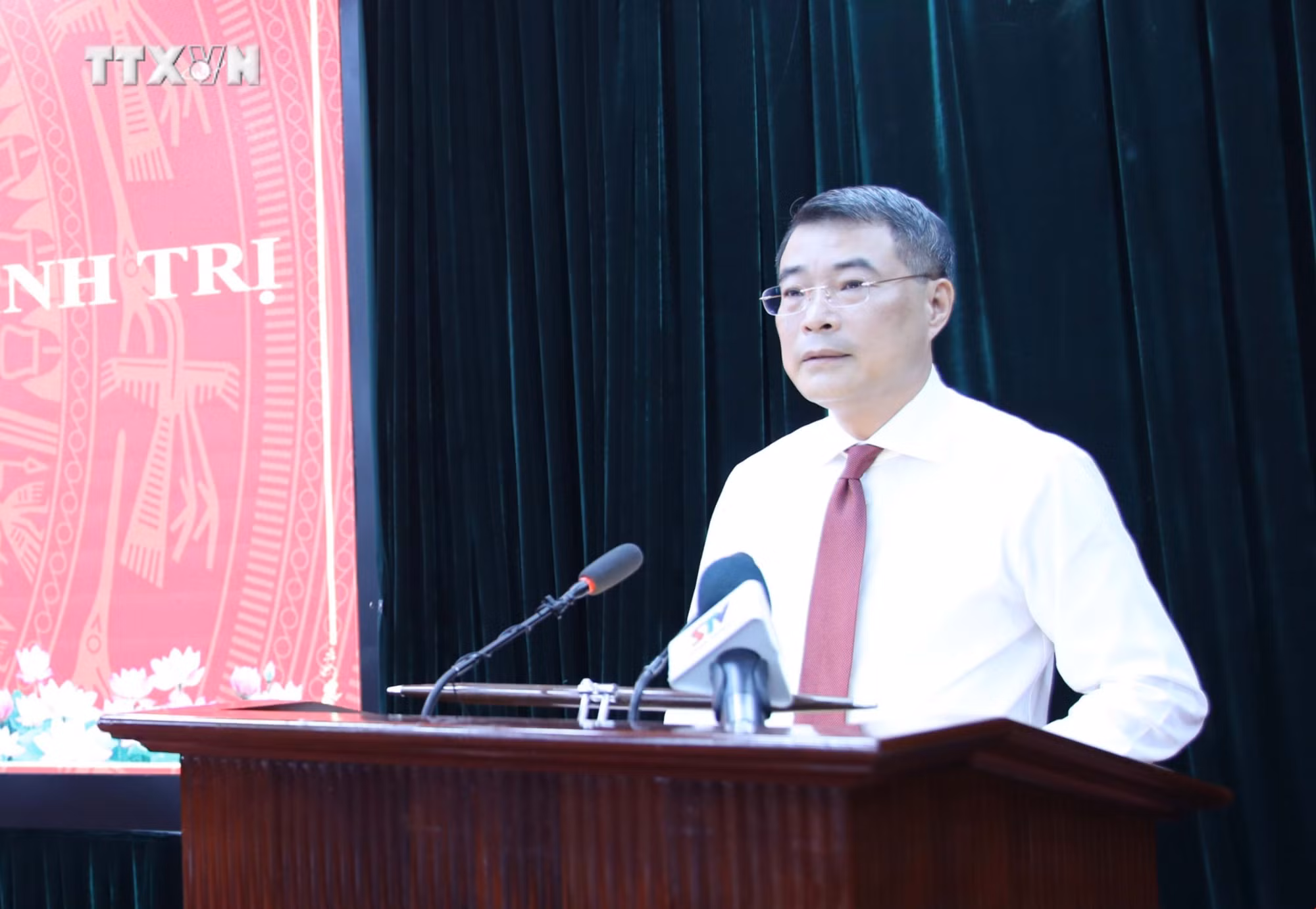 vna_potal_dong_chi_hoang_quoc_khanh_giu_chuc_bi_thu_tinh_uy_son_la_7524132.jpg