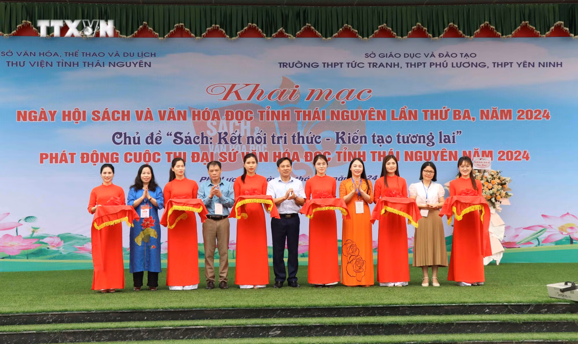vna_potal_thai_nguyen_nhieu_noi_dung_phong_phu_dien_ra_trong_ngay_hoi_sach_va_van_hoa_doc_7319374.jpg