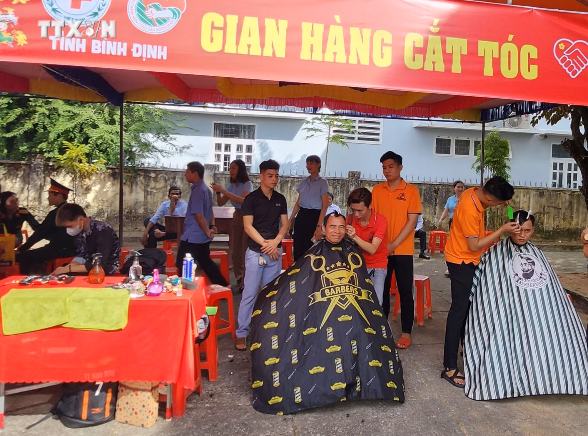 vna_potal_chanh_an_toa_an_nhan_dan_toi_cao_nguyen_hoa_binh_tham_du_chuong_trinh_tet_nhan_ai_–_xuan_giap_thin_nam_2024_7187414.jpg