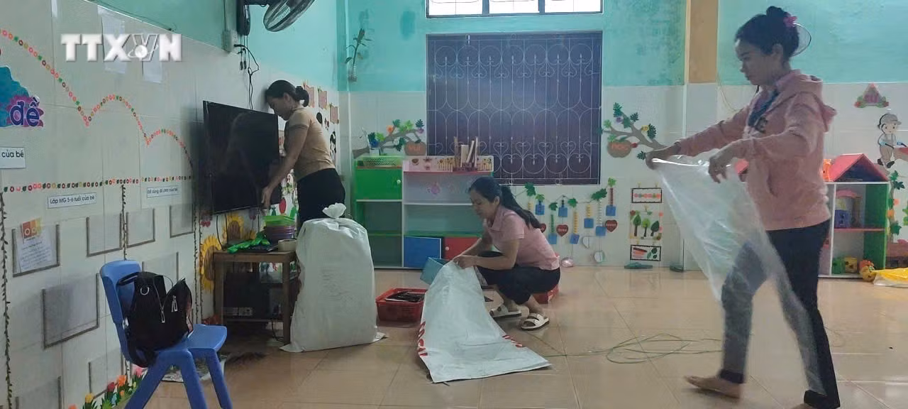 vna_potal_quang_tri_trien_khai_cac_giai_phap_ung_pho_voi__mua_lon_sat_lo_dat_7604587.jpg
