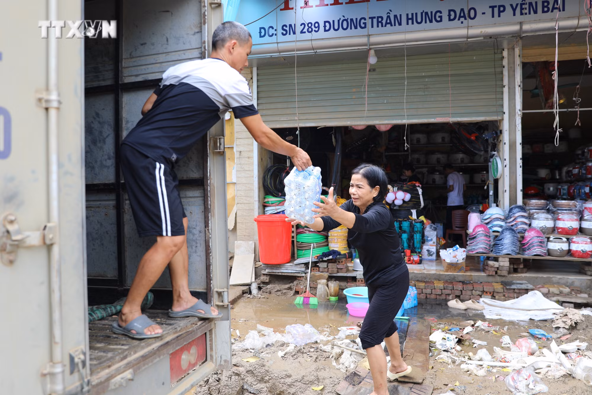 vna_potal_nhieu_ho_dan_thanh_pho_yen_bai_lam_vao_canh_thieu_nuoc_sinh_hoat_tram_trong_7604935.jpg