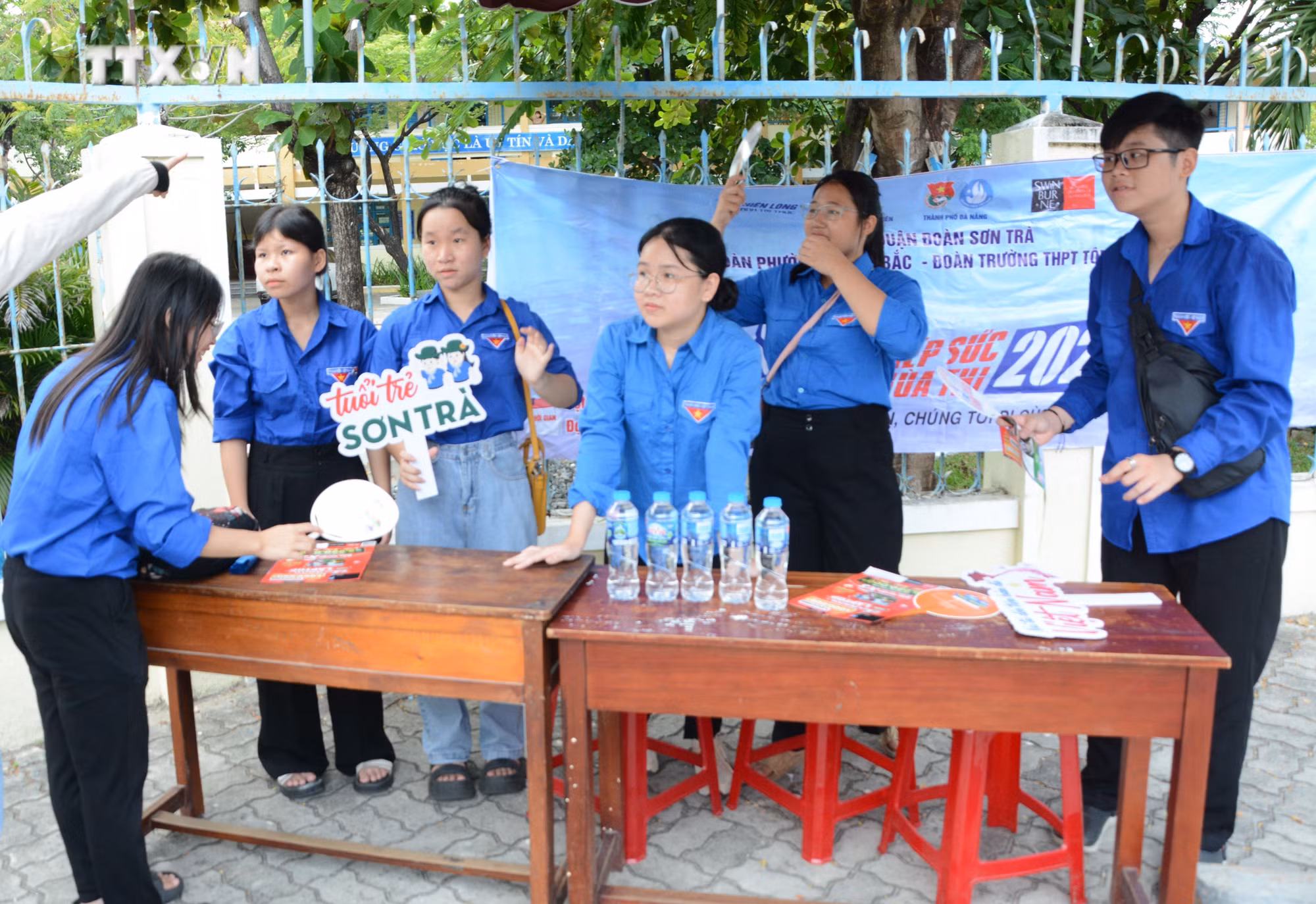 vna_potal_hon_13500_thi_sinh_da_nang_lam_thu_tuc_du_thi_tot_nghiep_thpt_nam_2024_7450218.jpg