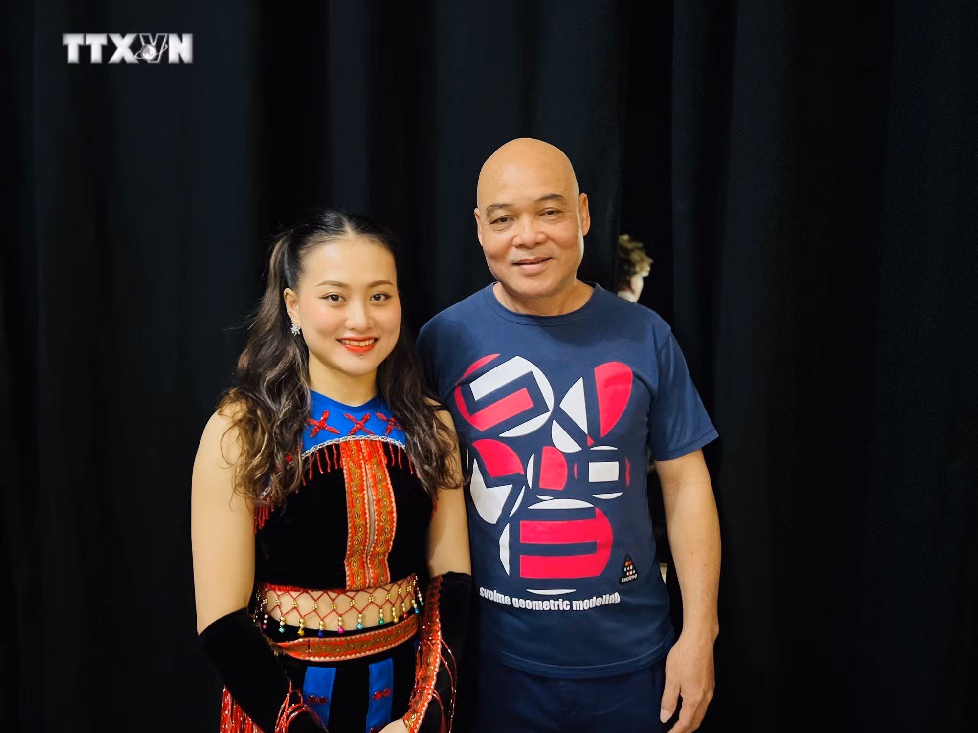 vna_potal_guong_mat_tre_tieu_bieu_2023_co_gai_nung_“chung_tinh”_voi_nghe_thuat_xiec_7278079.jpg