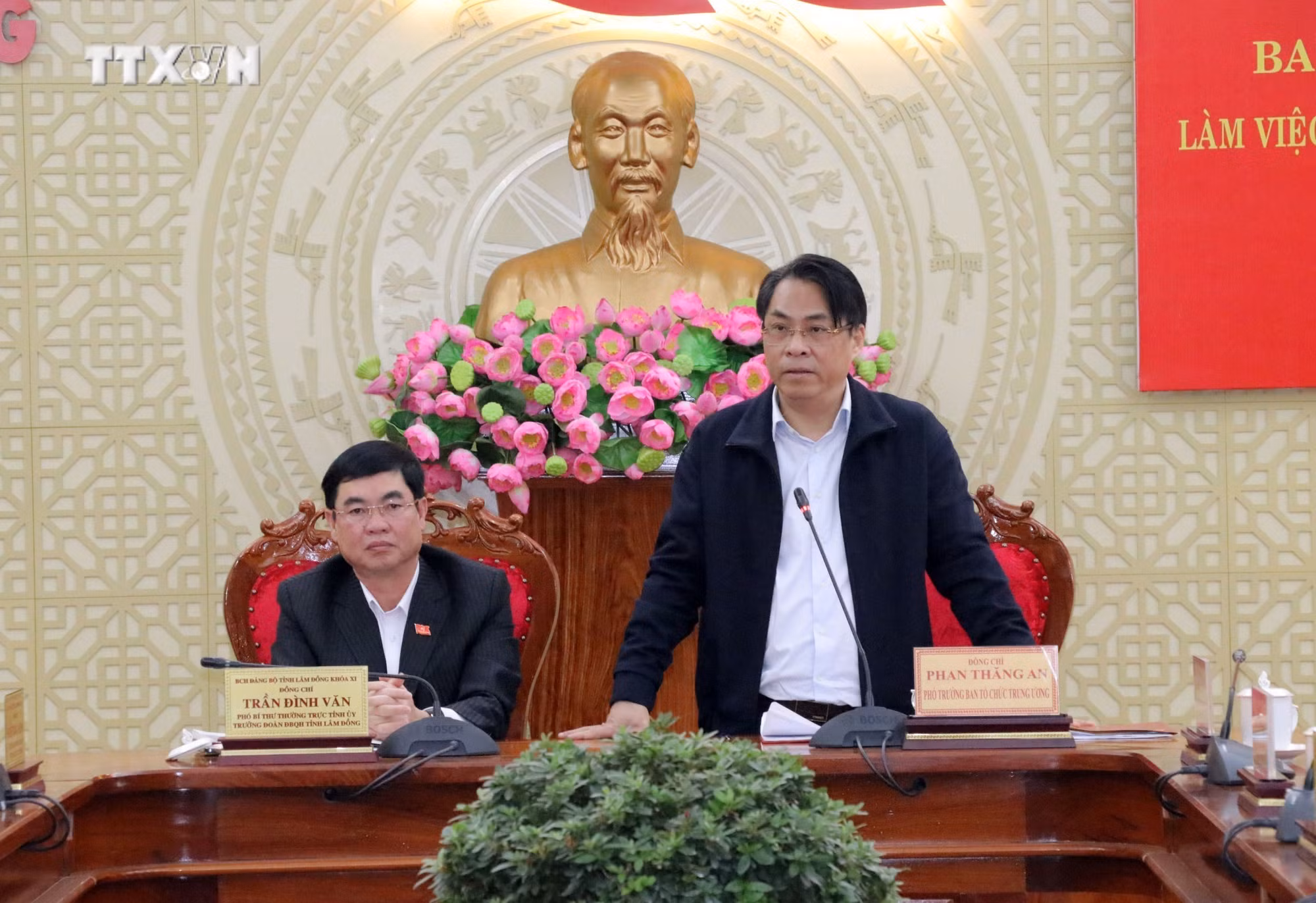 vna_potal_bo_chinh_tri_phan_cong_pho_bi_thu_thuong_truc_tran_dinh_van_phu_trach_tinh_uy_lam_dong_7206520.jpg