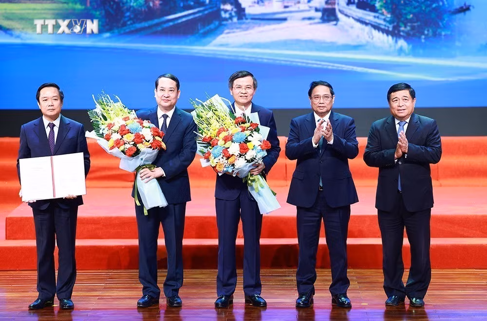 vna_potal_thu_tuong_pham_minh_chinh_du_hoi_nghi_cong_bo_quy_hoach_tinh_ninh_binh_7398694.jpg
