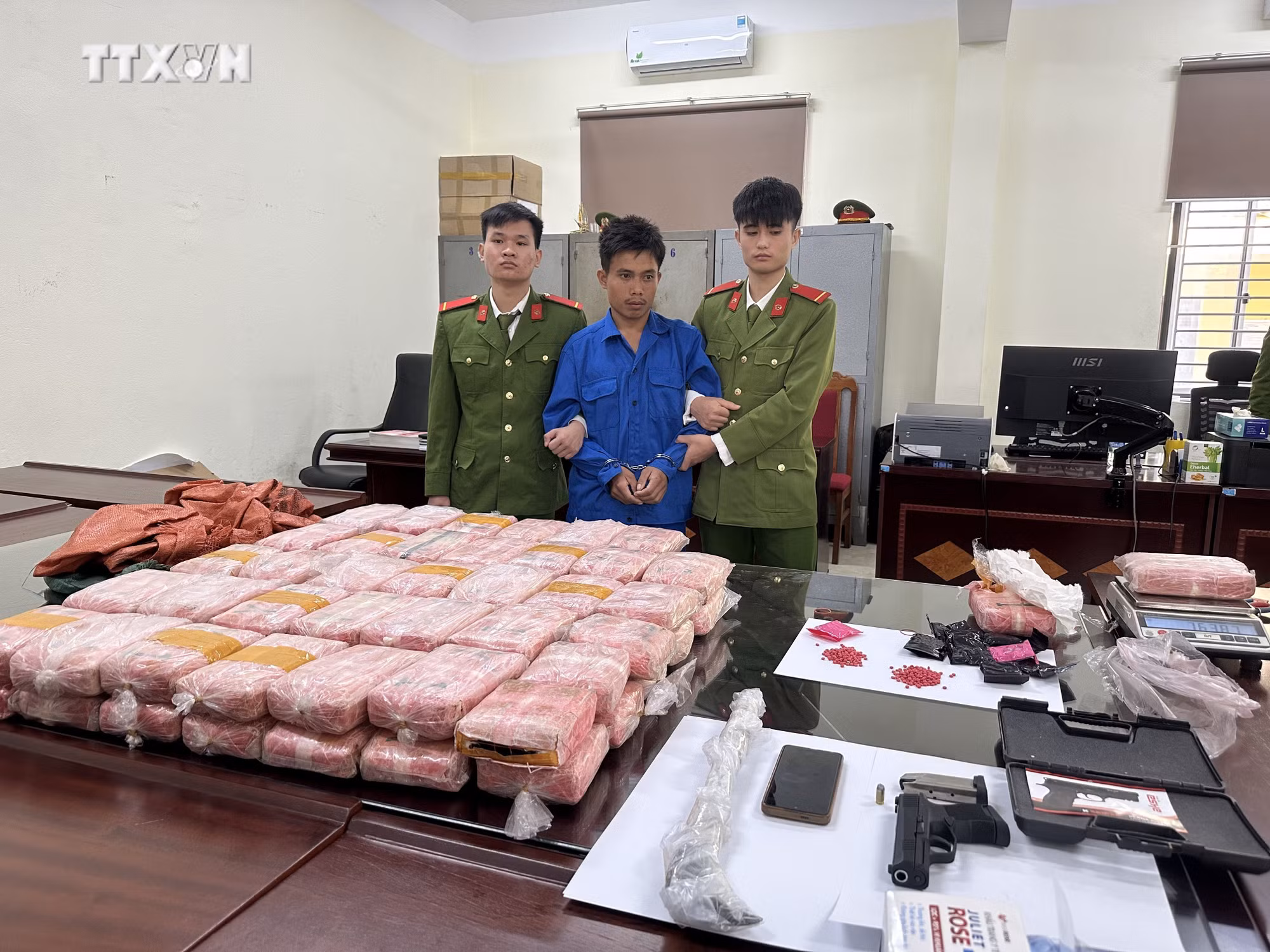 vna_potal_son_la_bat_doi_tuong_mua_ban_trai_phep_chat_ma_tuy_so_luong_lon_7765531.jpg