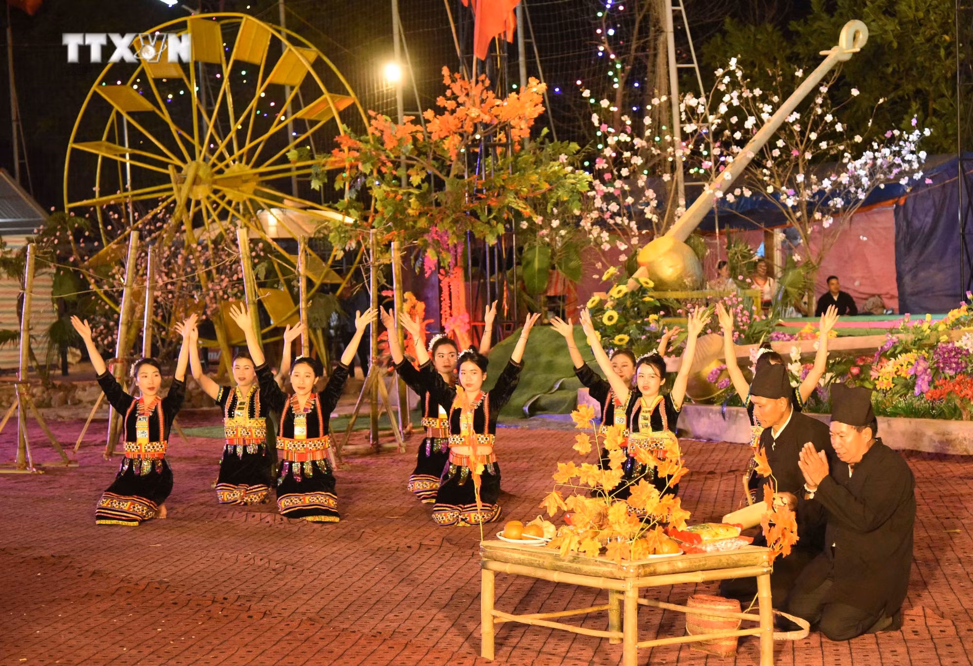 vna_potal_van_hoa_soi_duong_dac_sac_ngay_hoi_van_hoa_cac_dan_toc_huyen_nam_po_dien_bien_7232567.jpg
