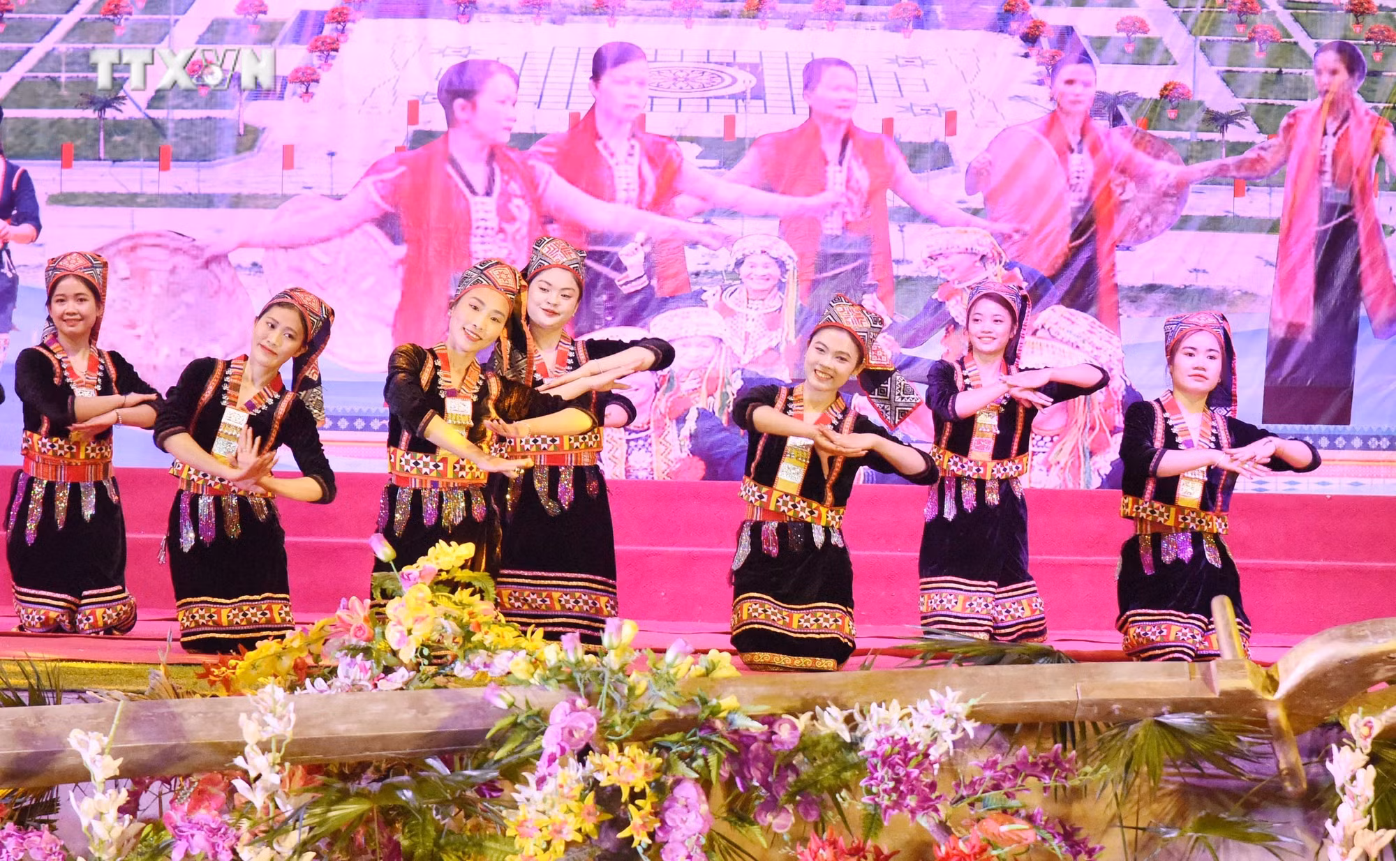 vna_potal_van_hoa_soi_duong_dac_sac_ngay_hoi_van_hoa_cac_dan_toc_huyen_nam_po_dien_bien_7232564.jpg