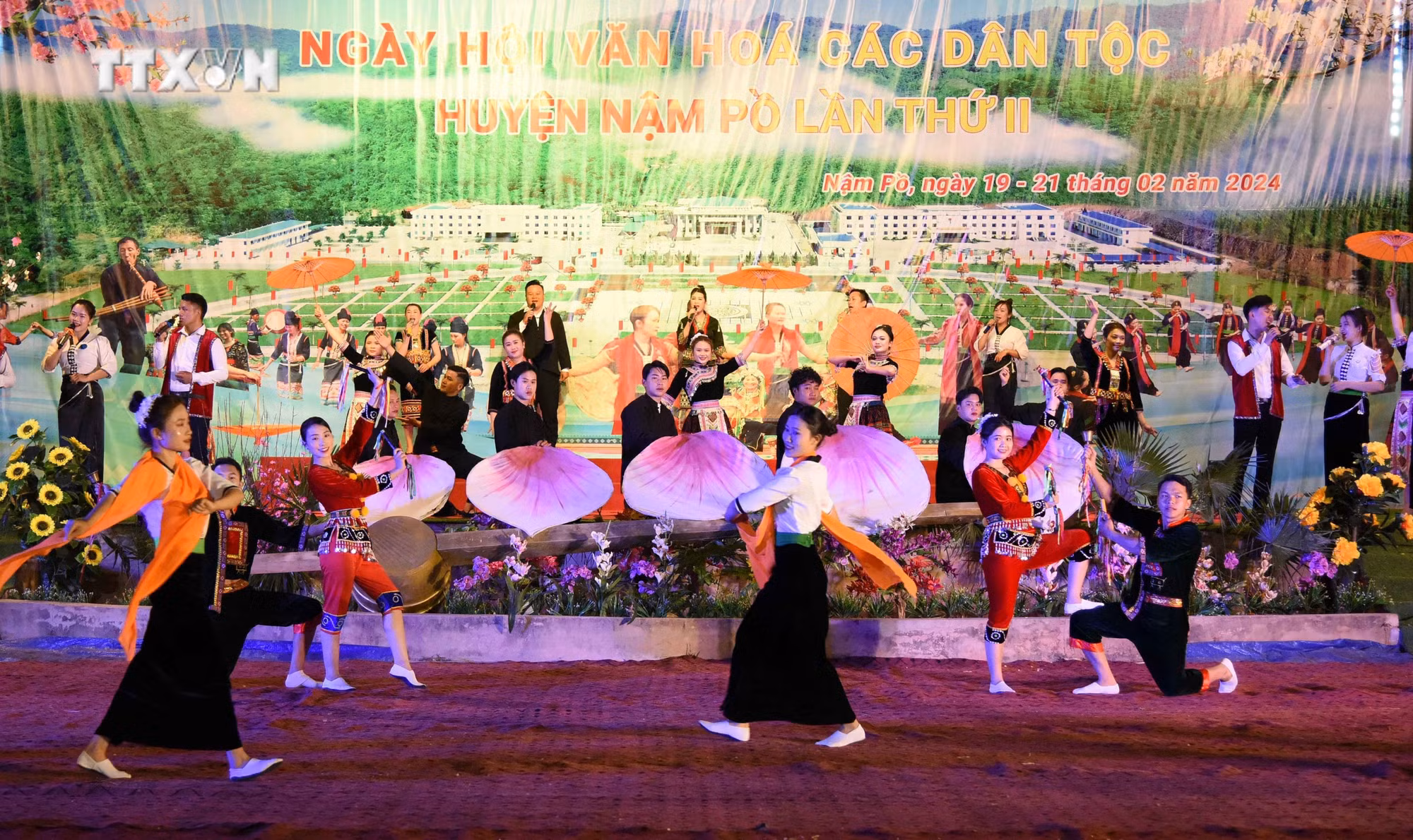 vna_potal_dac_sac_ngay_hoi_van_hoa_cac_dan_toc_huyen_nam_po_dien_bien_7232561.jpg