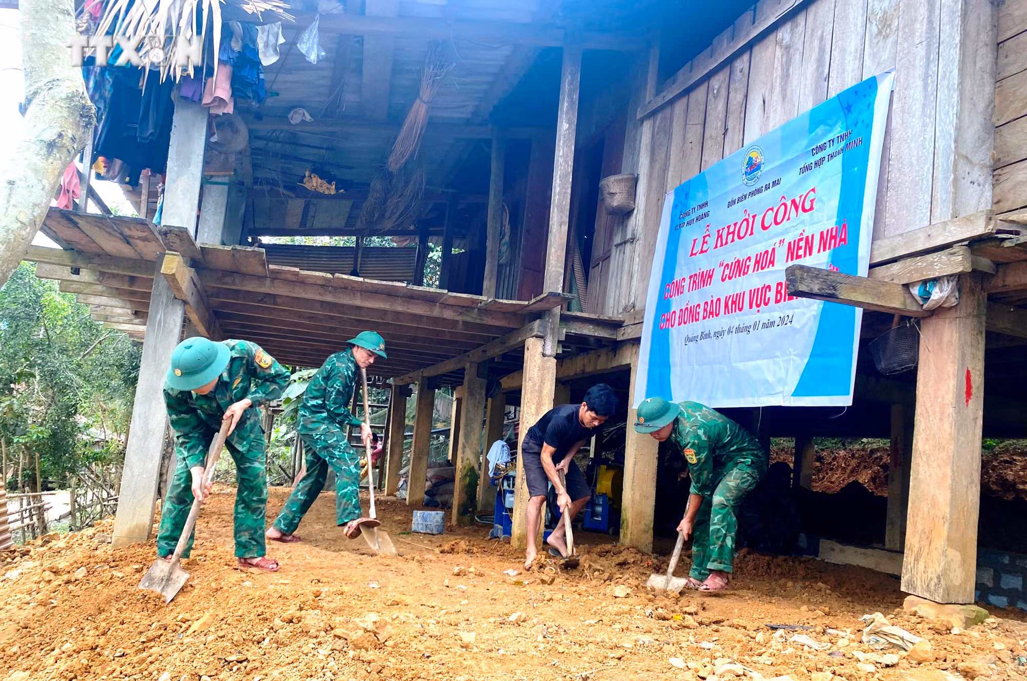 vna_potal_quang_binh_cong_trinh_am_tinh_quan_dan_noi_bien_cuong_to_quoc_7233579.jpg