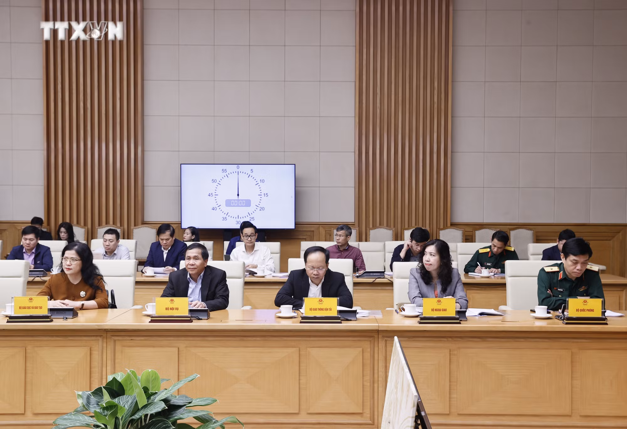 vna_potal_pho_thu_tuong_tran_hong_ha_hop_nghe_bao_cao_chu_truong_dau_tu_chuong_trinh_muc_tieu_quoc_gia_ve_phat_trien_van_hoa__7276167.jpg