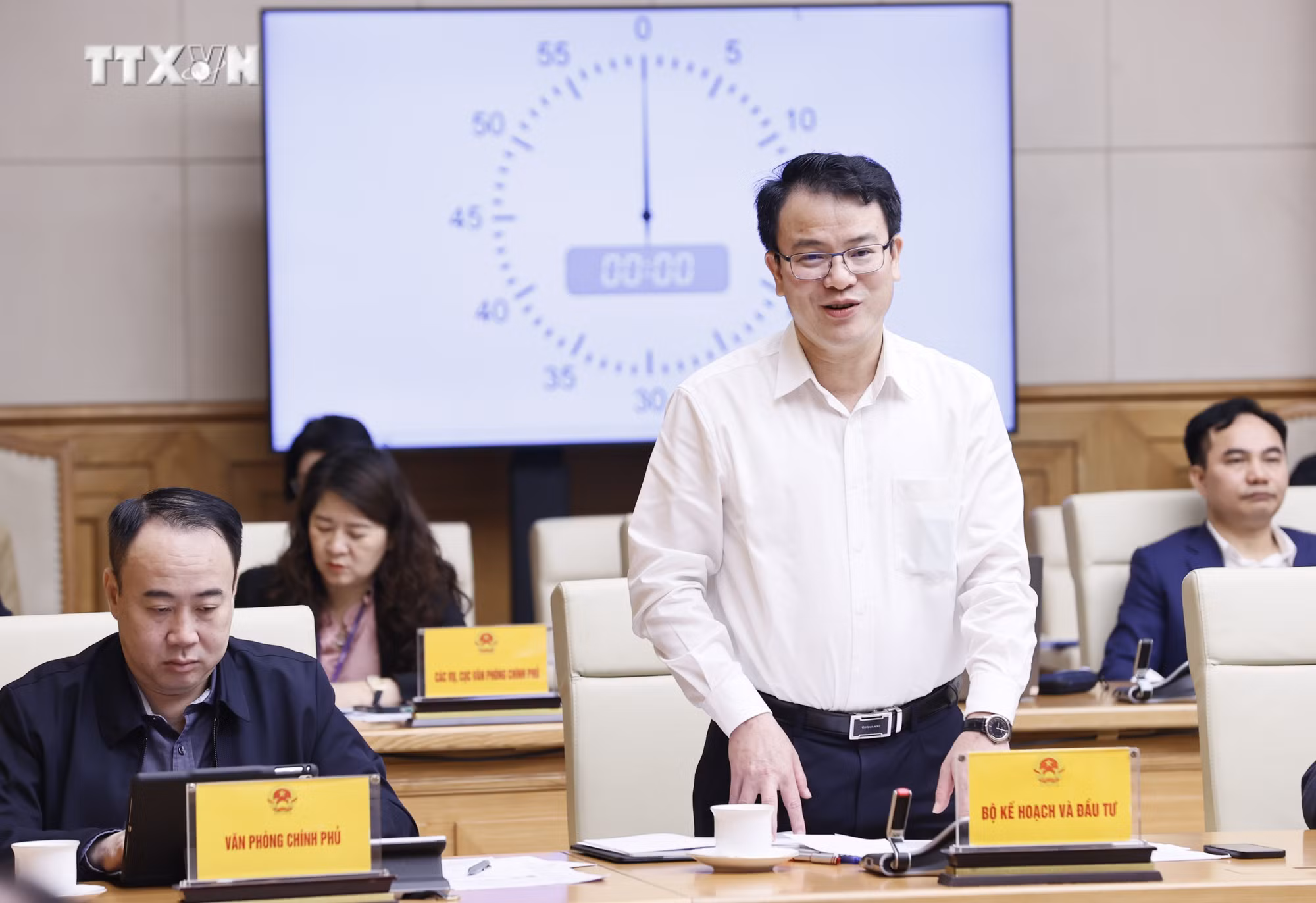 vna_potal_pho_thu_tuong_tran_hong_ha_hop_nghe_bao_cao_chu_truong_dau_tu_chuong_trinh_muc_tieu_quoc_gia_ve_phat_trien_van_hoa__7276157.jpg
