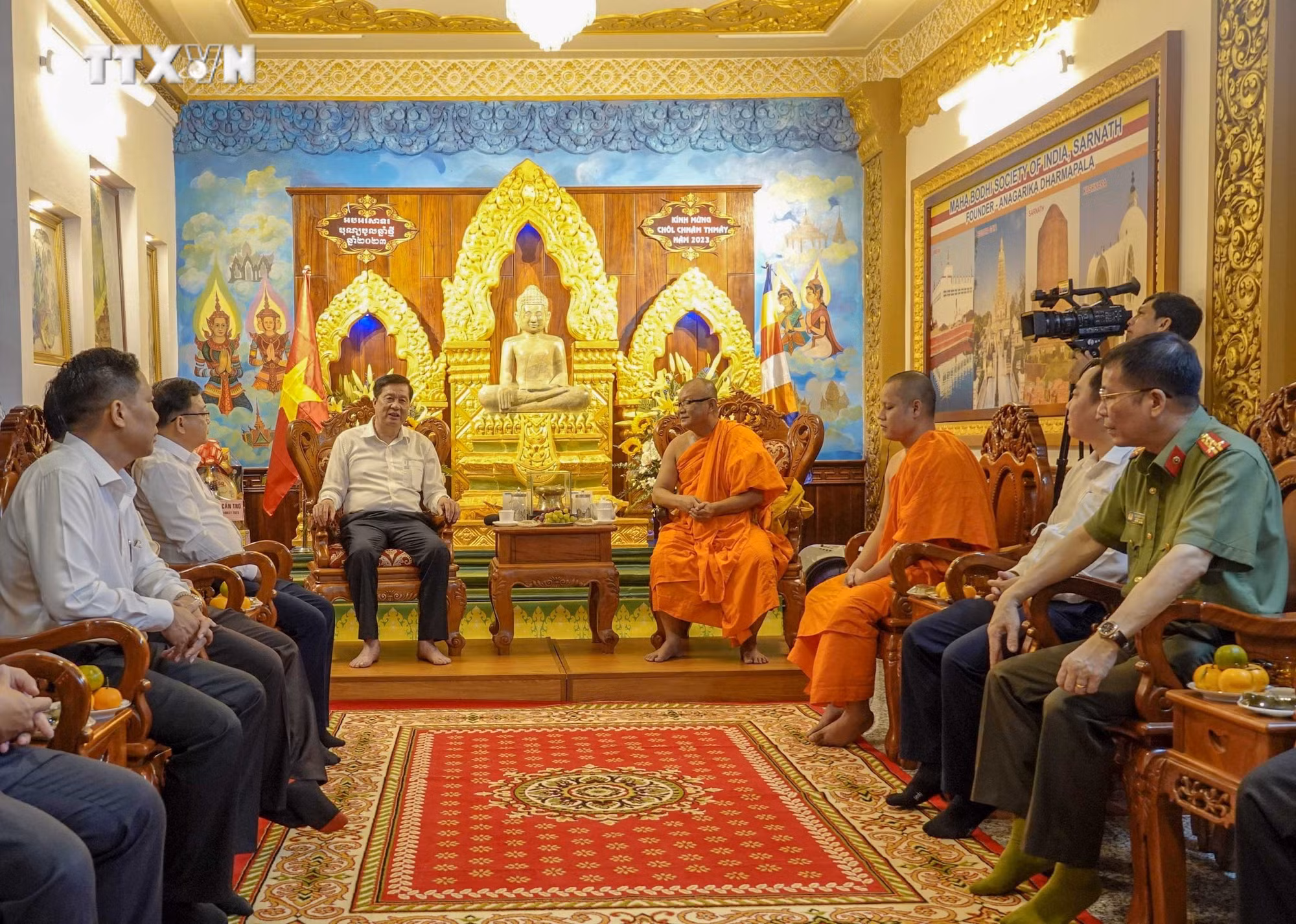 vna_potal_can_tho_tham_chuc_tet_co_truyen_chol_chnam_thmay_cua_dong_bao_dan_toc_khmer_6676651.jpg