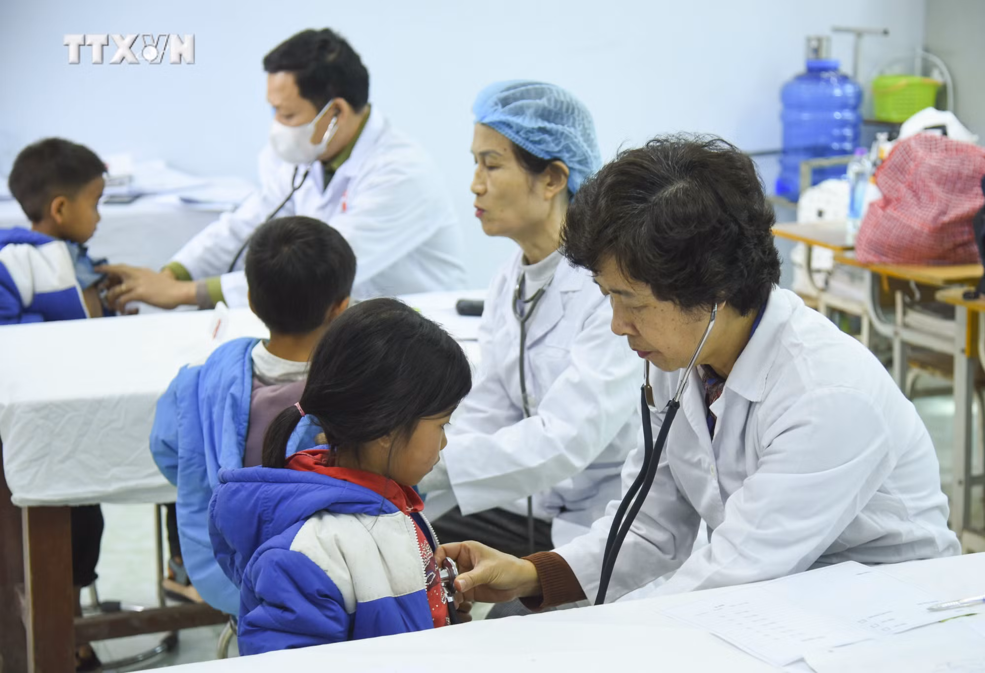vna_potal_am_ap_ngay_hoi_“xuan_bien_phong_am_long_dan_ban”_vung_cao_tinh_dien_bien_7189348.jpg