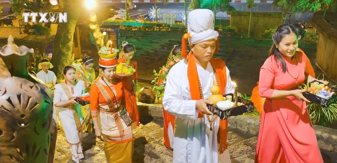 vna_potal_diem_nhan_van_hoa_ve_dem_o_pho_bien_nha_trang___7746958.jpg