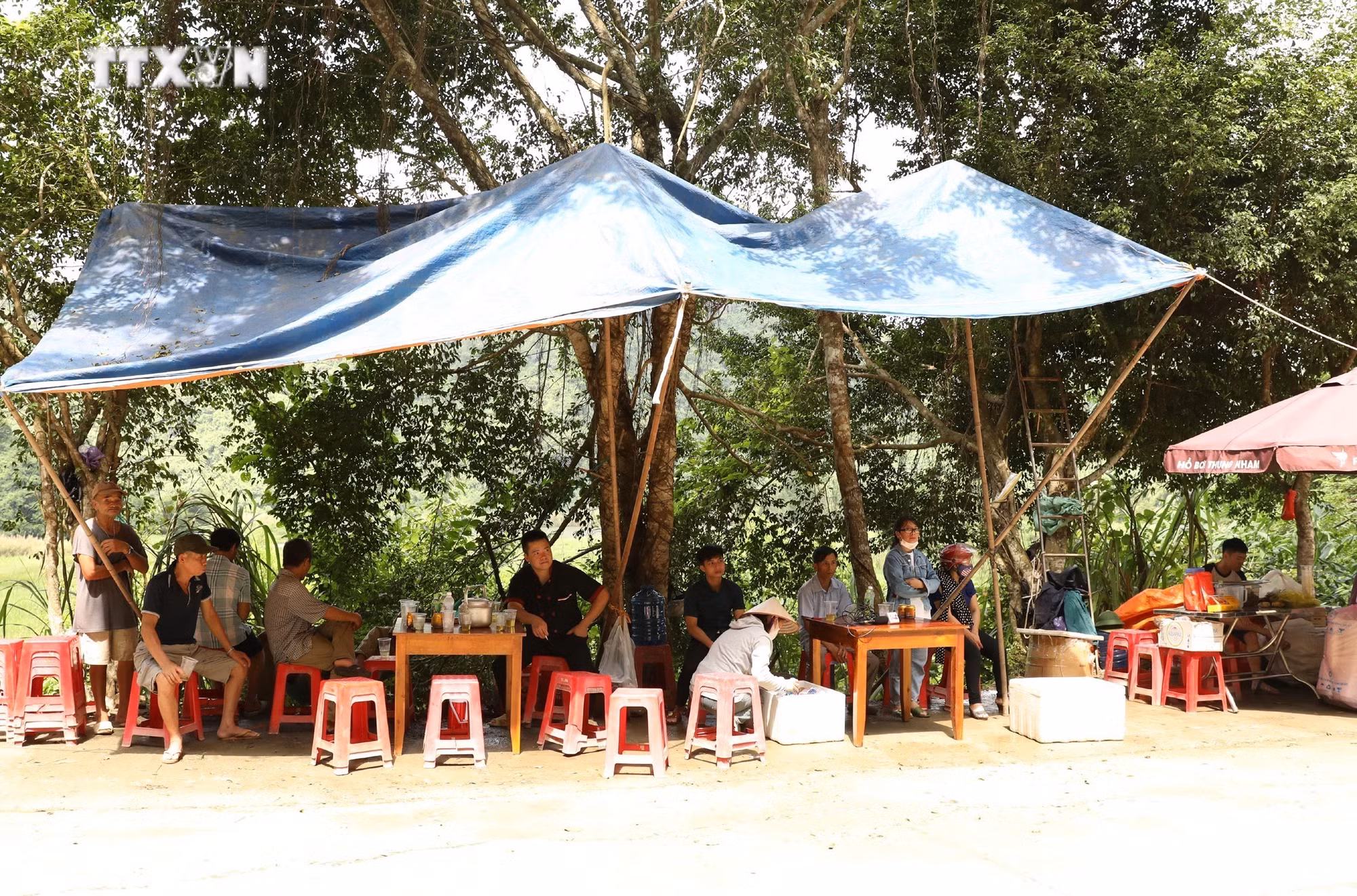 vna_potal_ninh_binh_huy_dong_luc_luong_tim_kiem_nguoi_dan_ong_bi_mat_tich_khi_di_rung_7424513.jpg