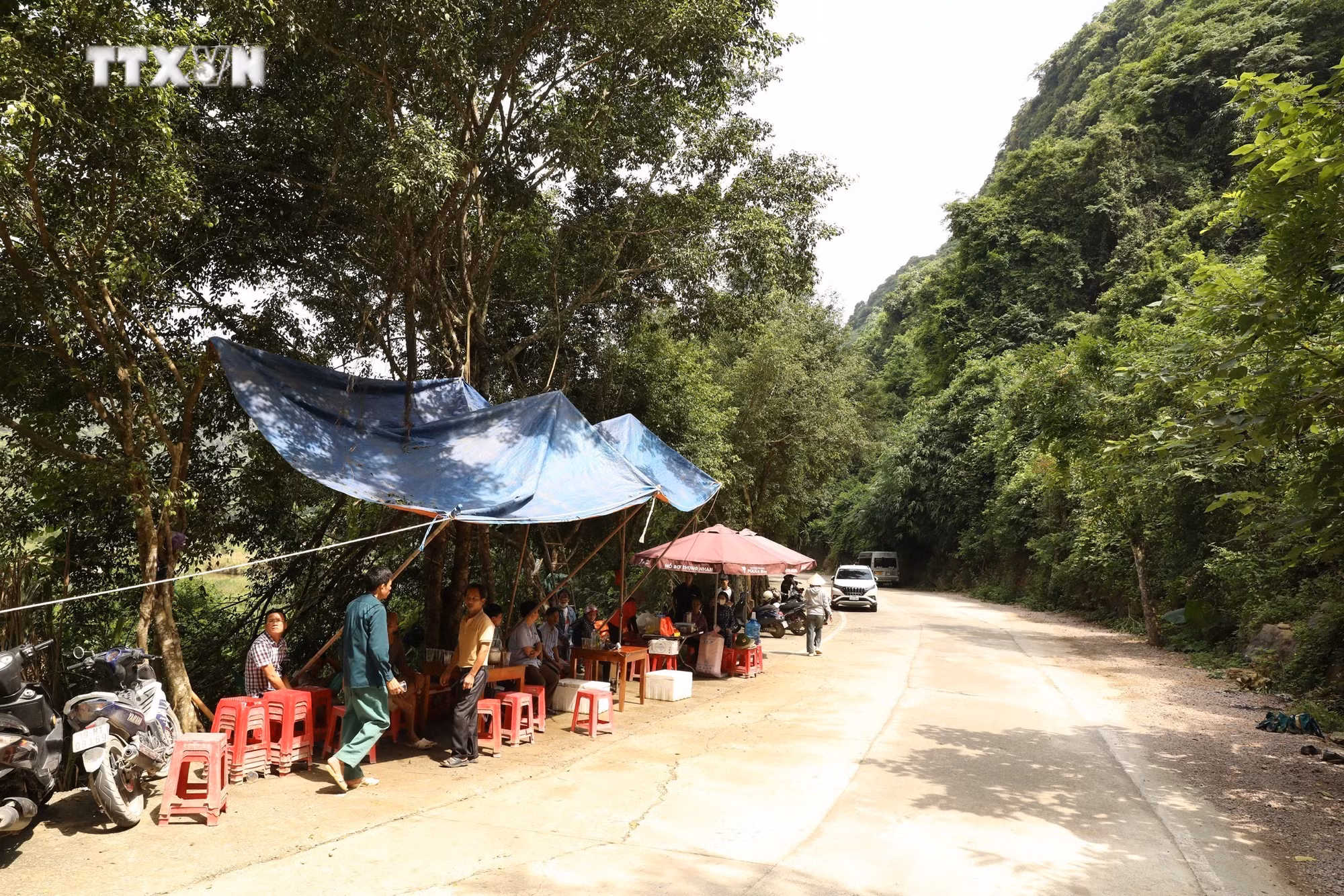 vna_potal_ninh_binh_huy_dong_luc_luong_tim_kiem_nguoi_dan_ong_bi_mat_tich_khi_di_rung_7424510.jpg