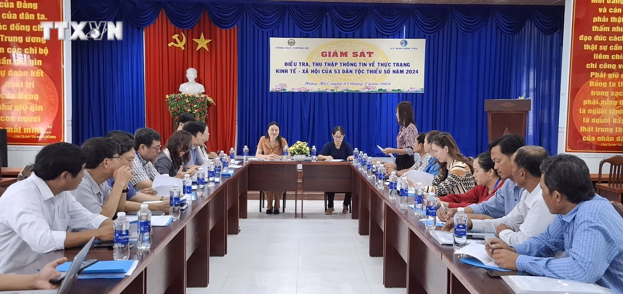 vna_potal_chu_trong_giam_sat_de_nang_cao_hieu_qua_cong_tac_dieu_tra_thu_thap_thong_tin_ve_kinh_te_xa_hoi_53_dan_toc_thieu_so_7462970.jpg