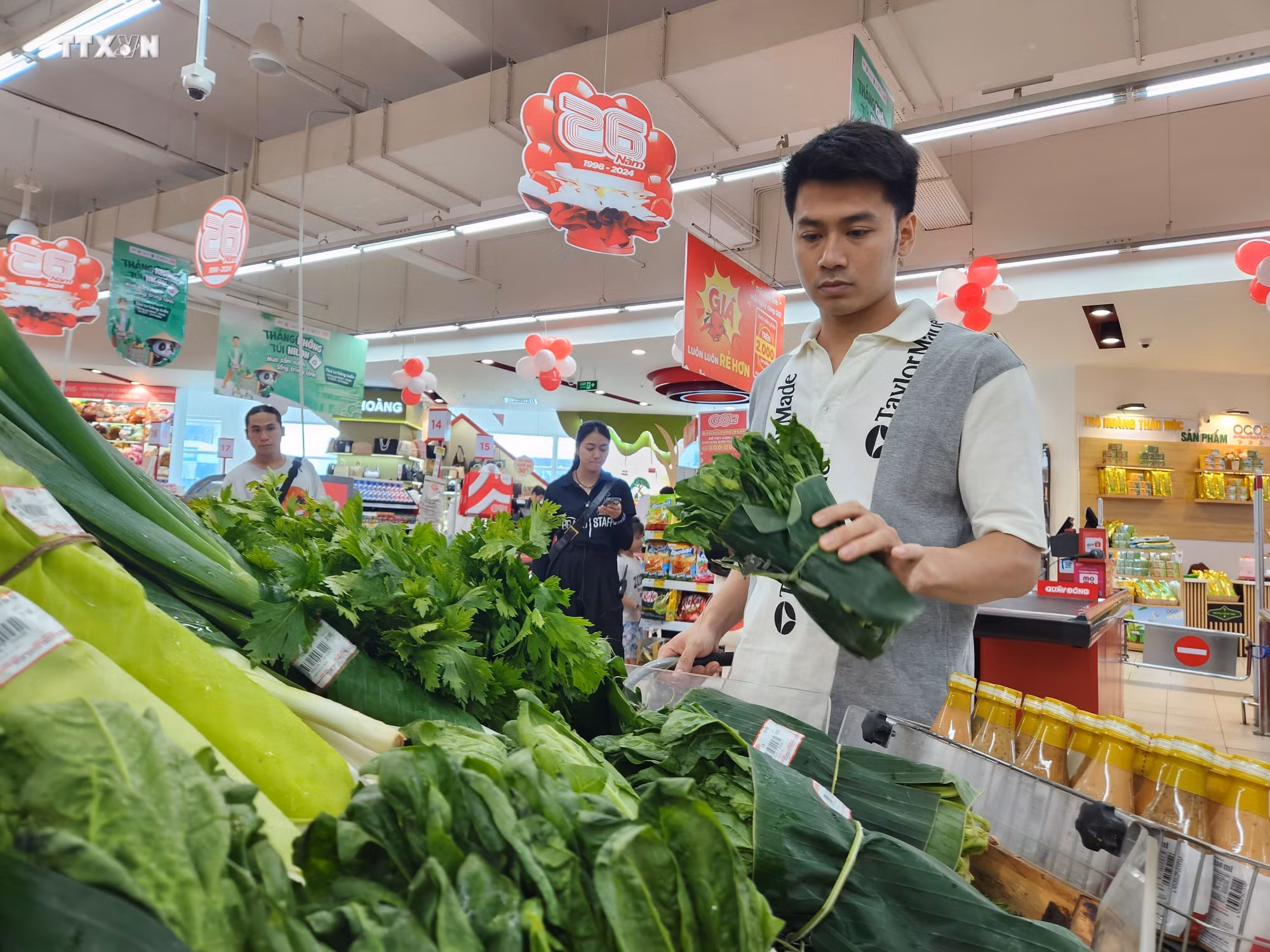 vna_potal_thanh_pho_hue_to_chuc_“thang_khong_tui_nilon”__7463133.jpg